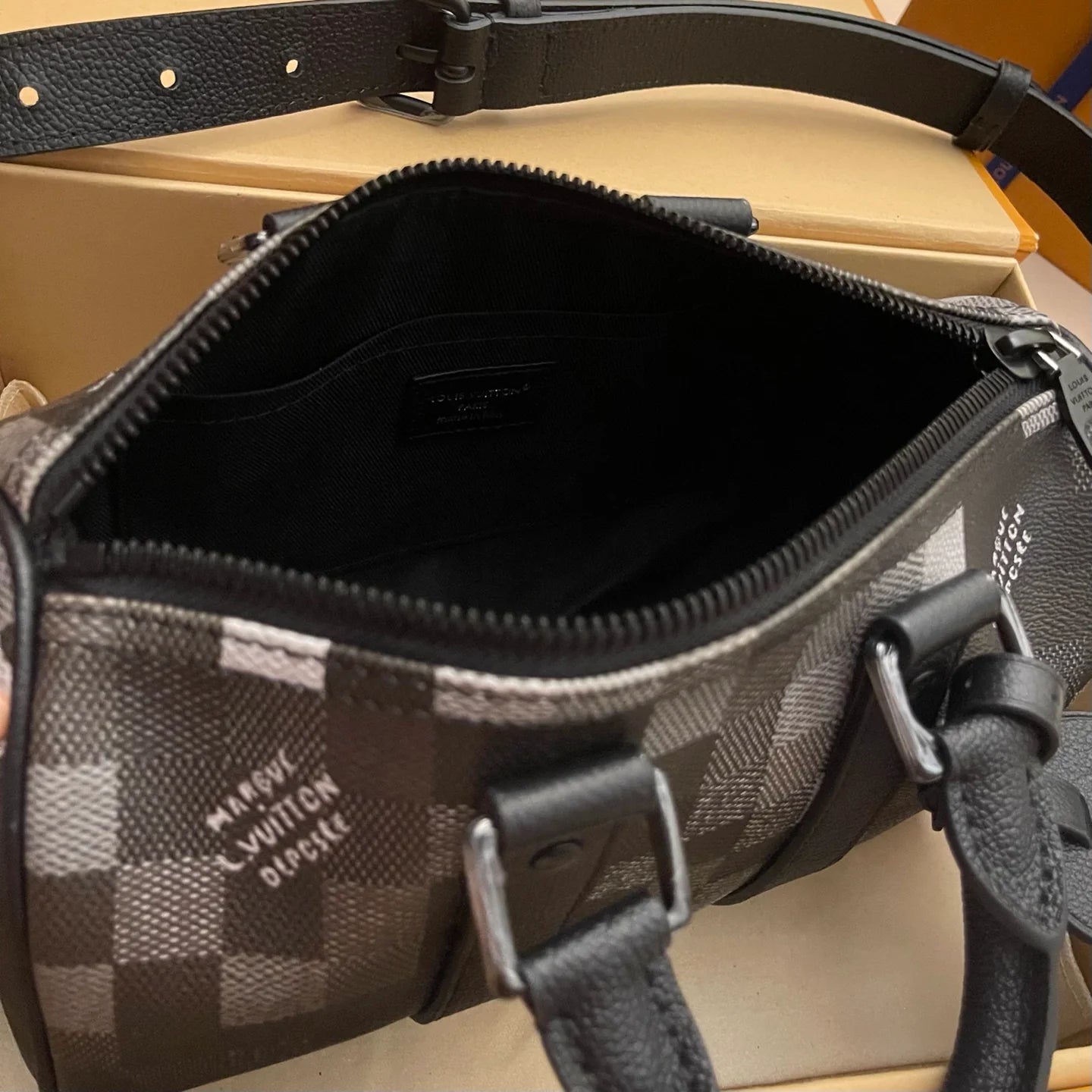 LV BAG M