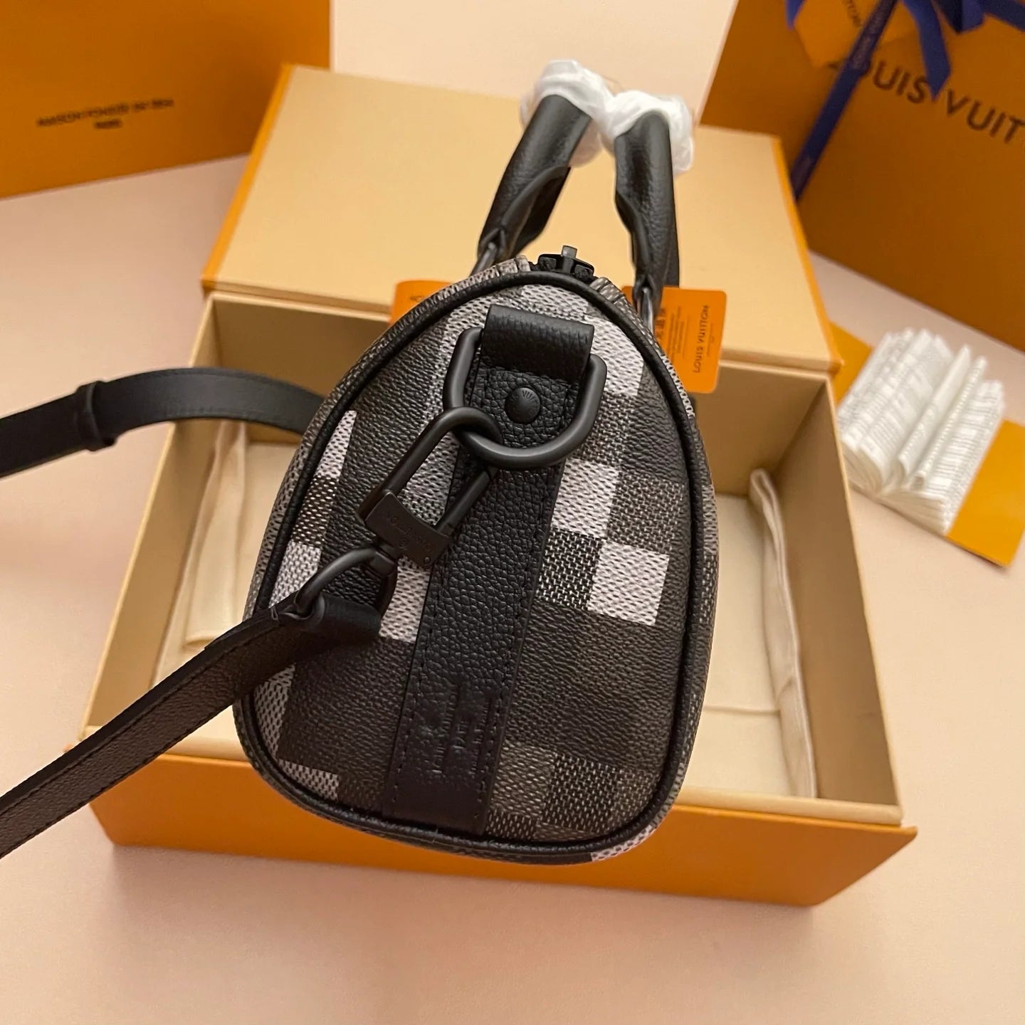 LV BAG M