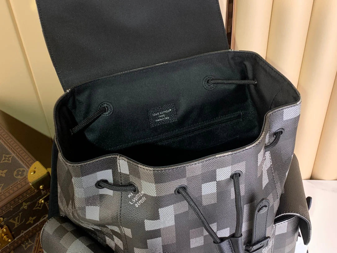 LV BAG M