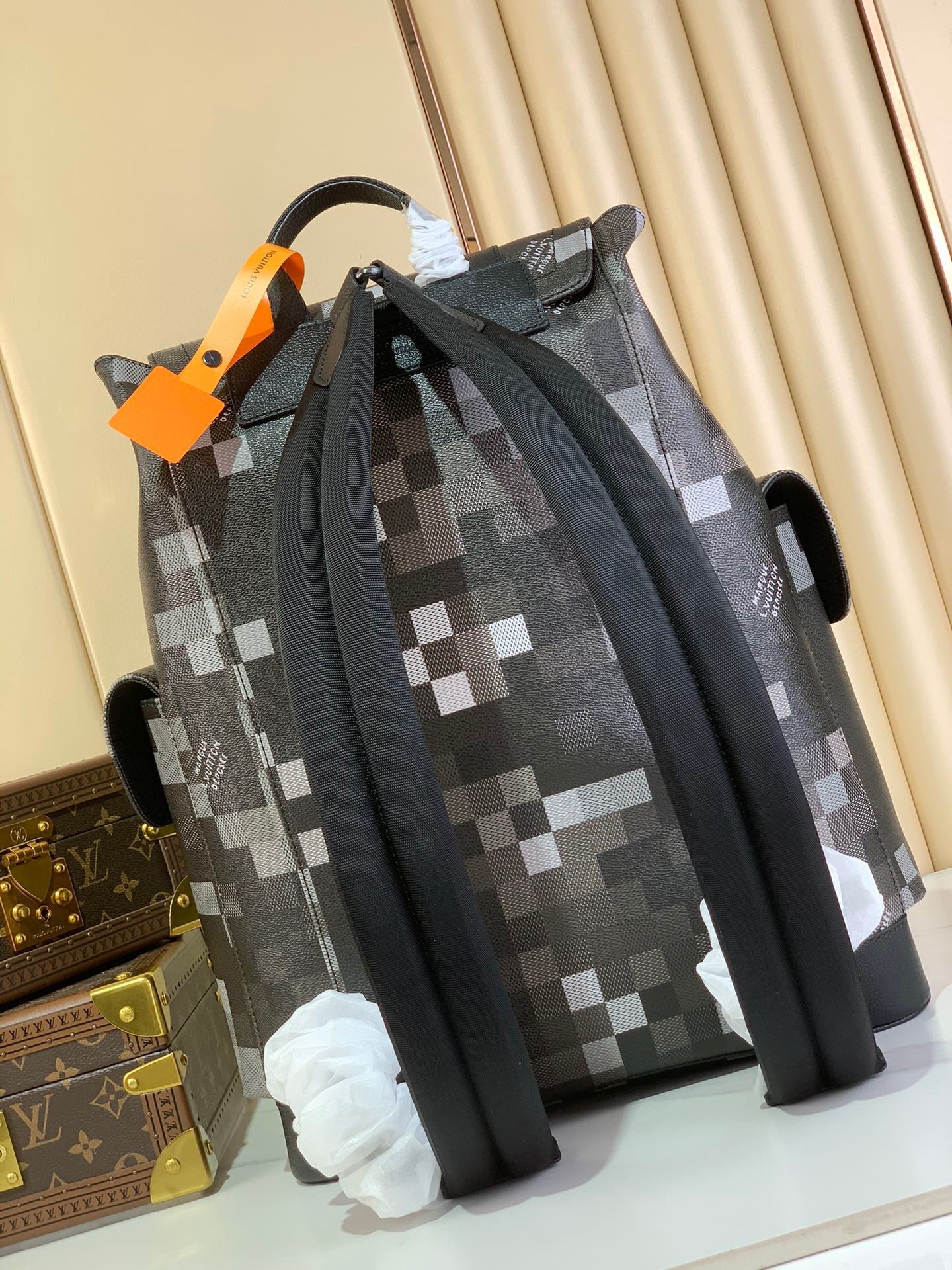 LV BAG M