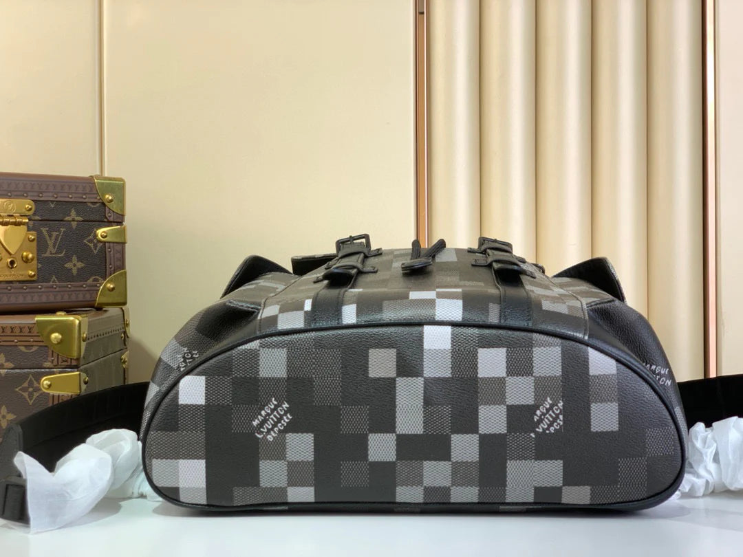LV BAG M