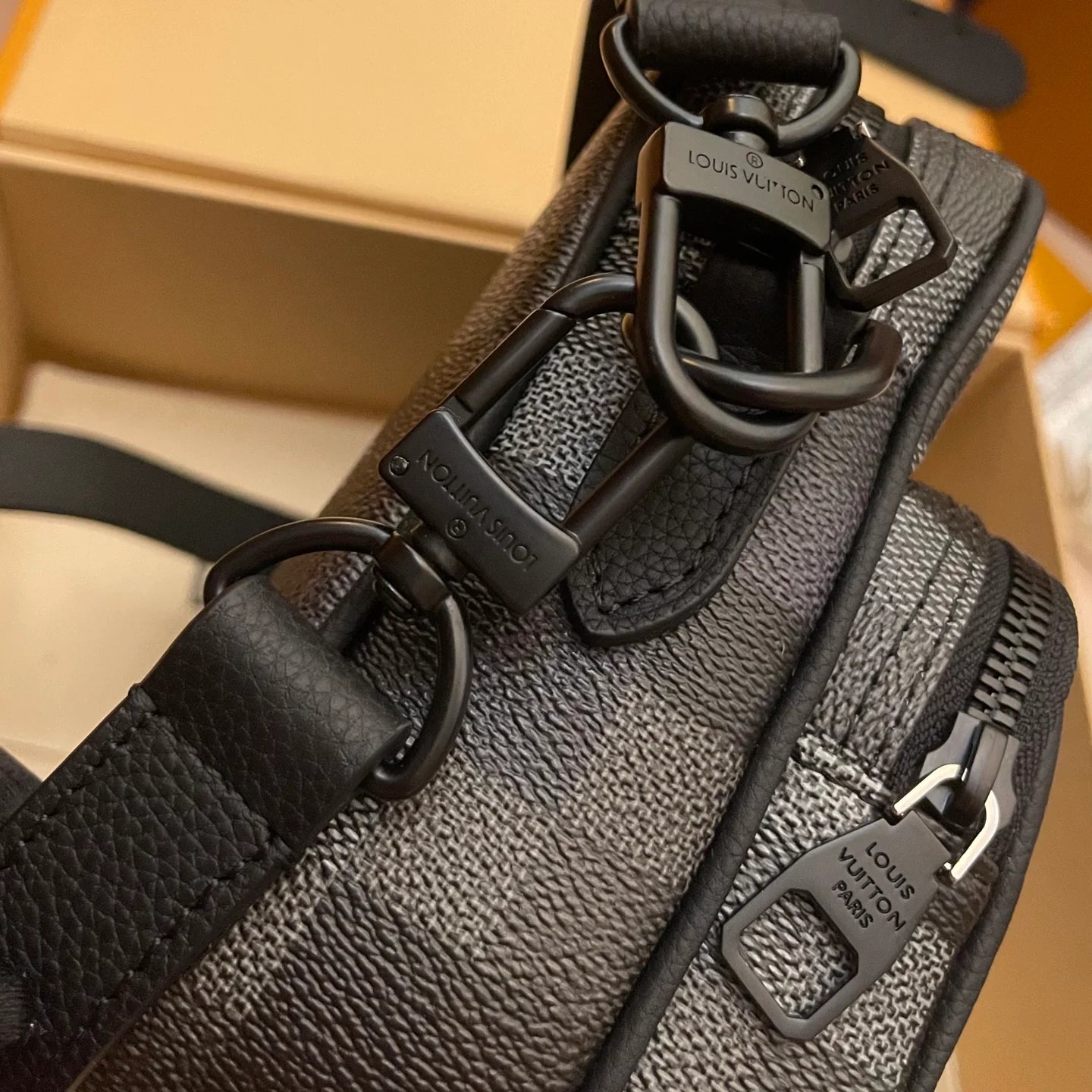 LV BAG M
