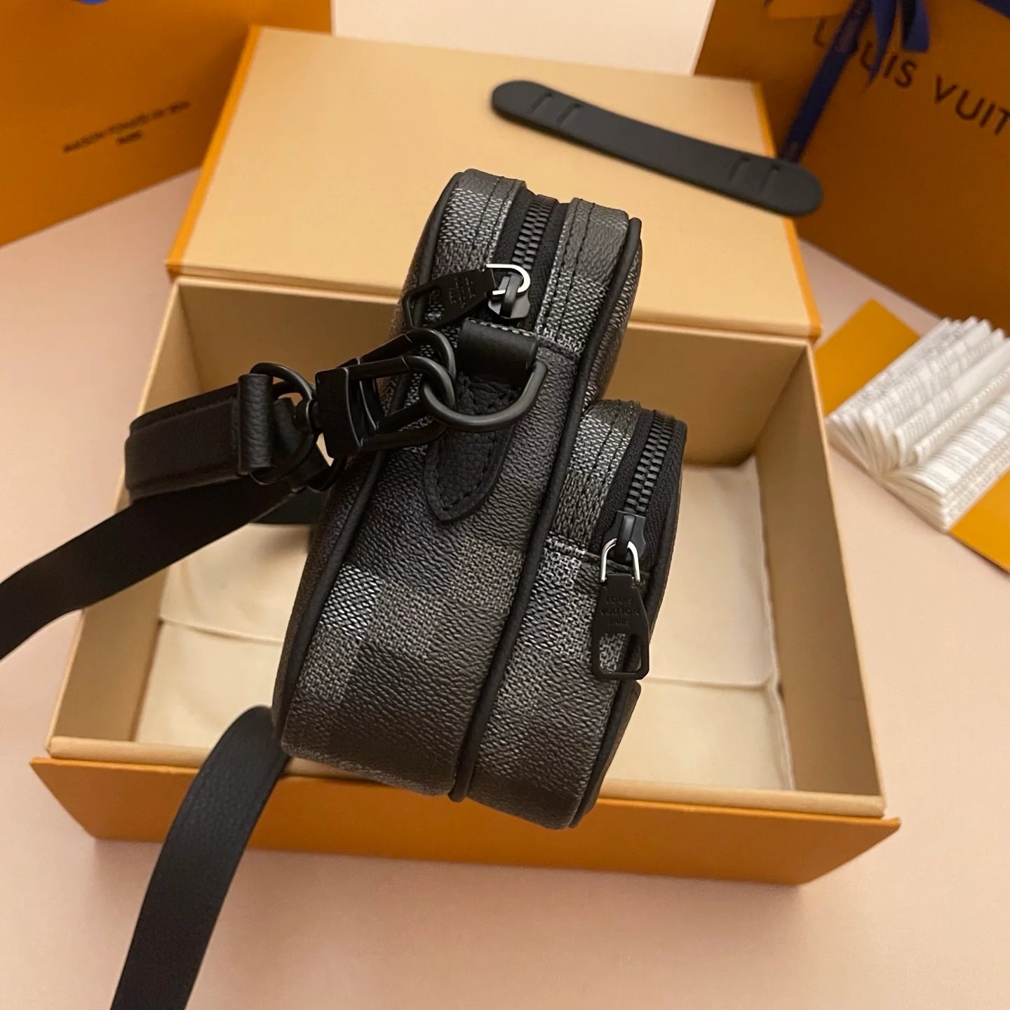 LV BAG M