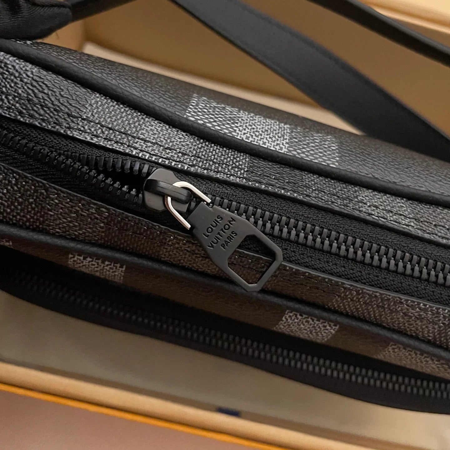 LV BAG M