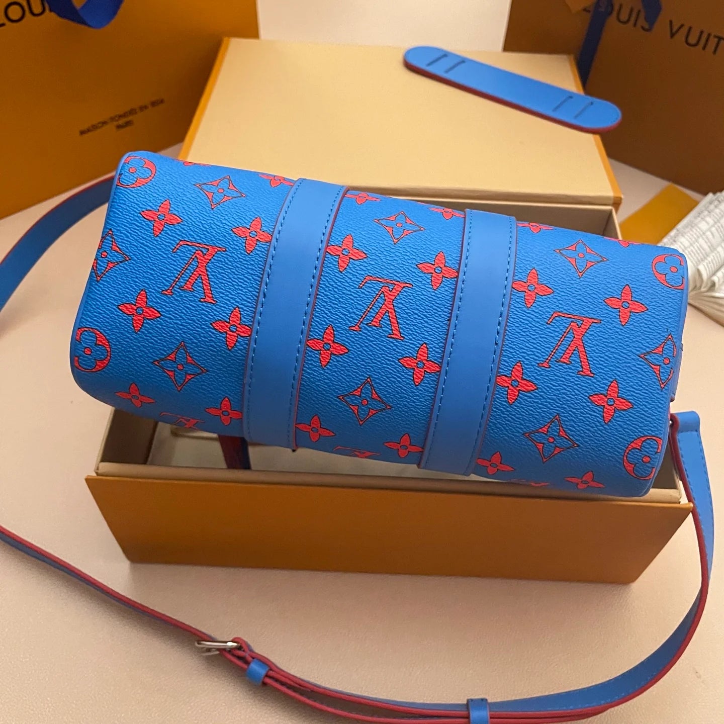 LV BAG M
