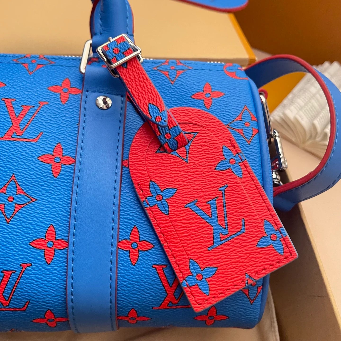 LV BAG M