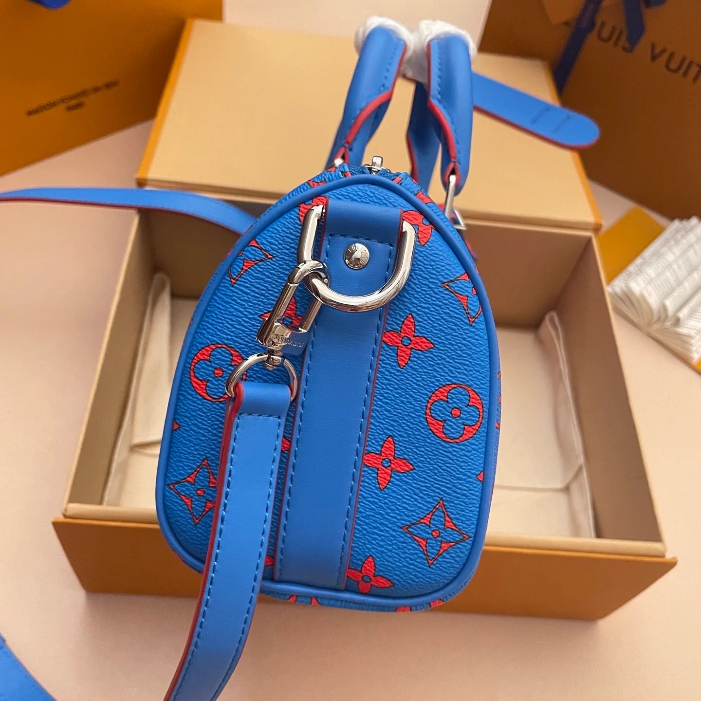 LV BAG M