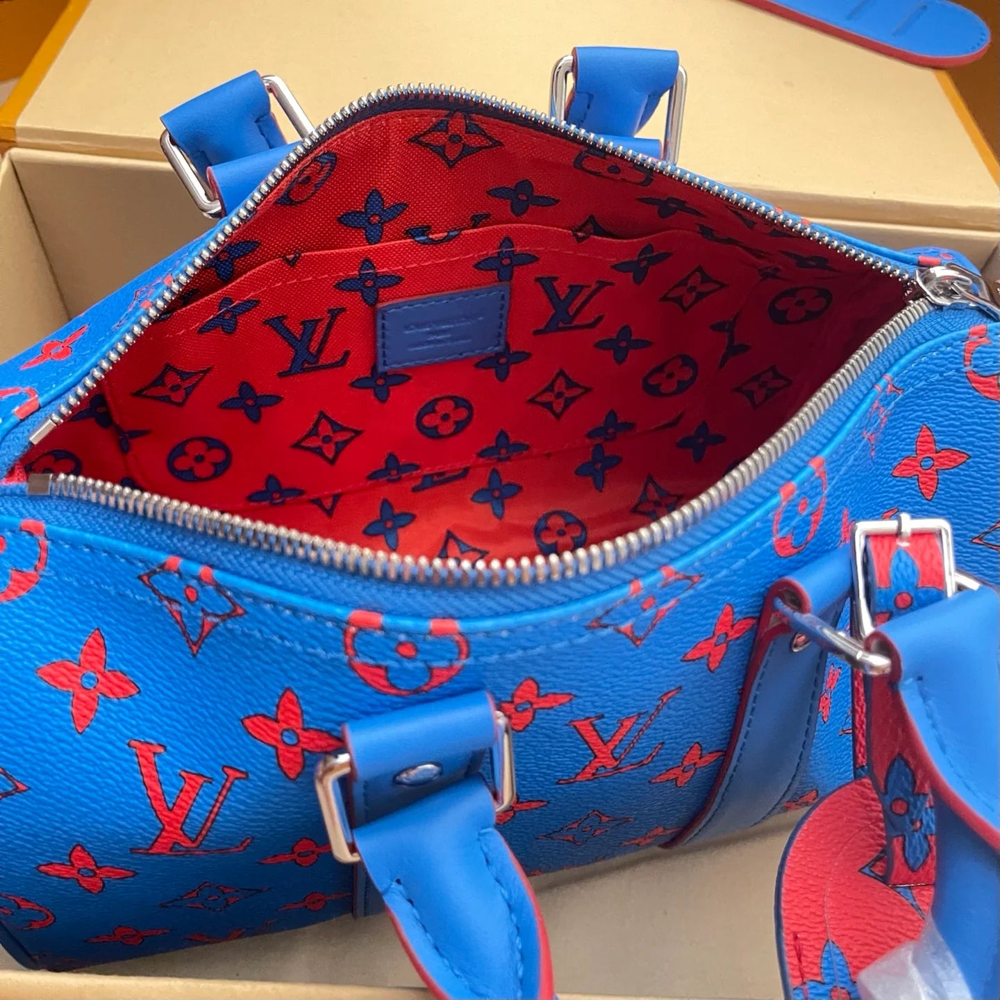 LV BAG M