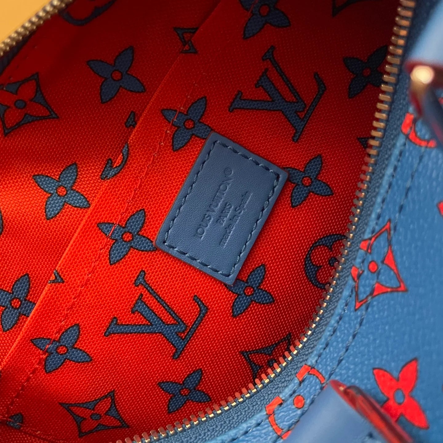 LV BAG M