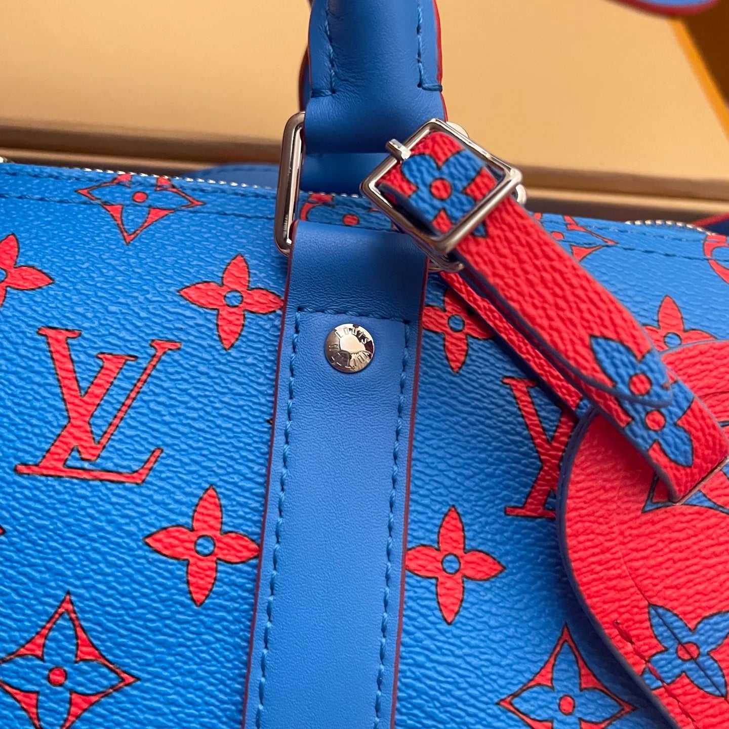 LV BAG M