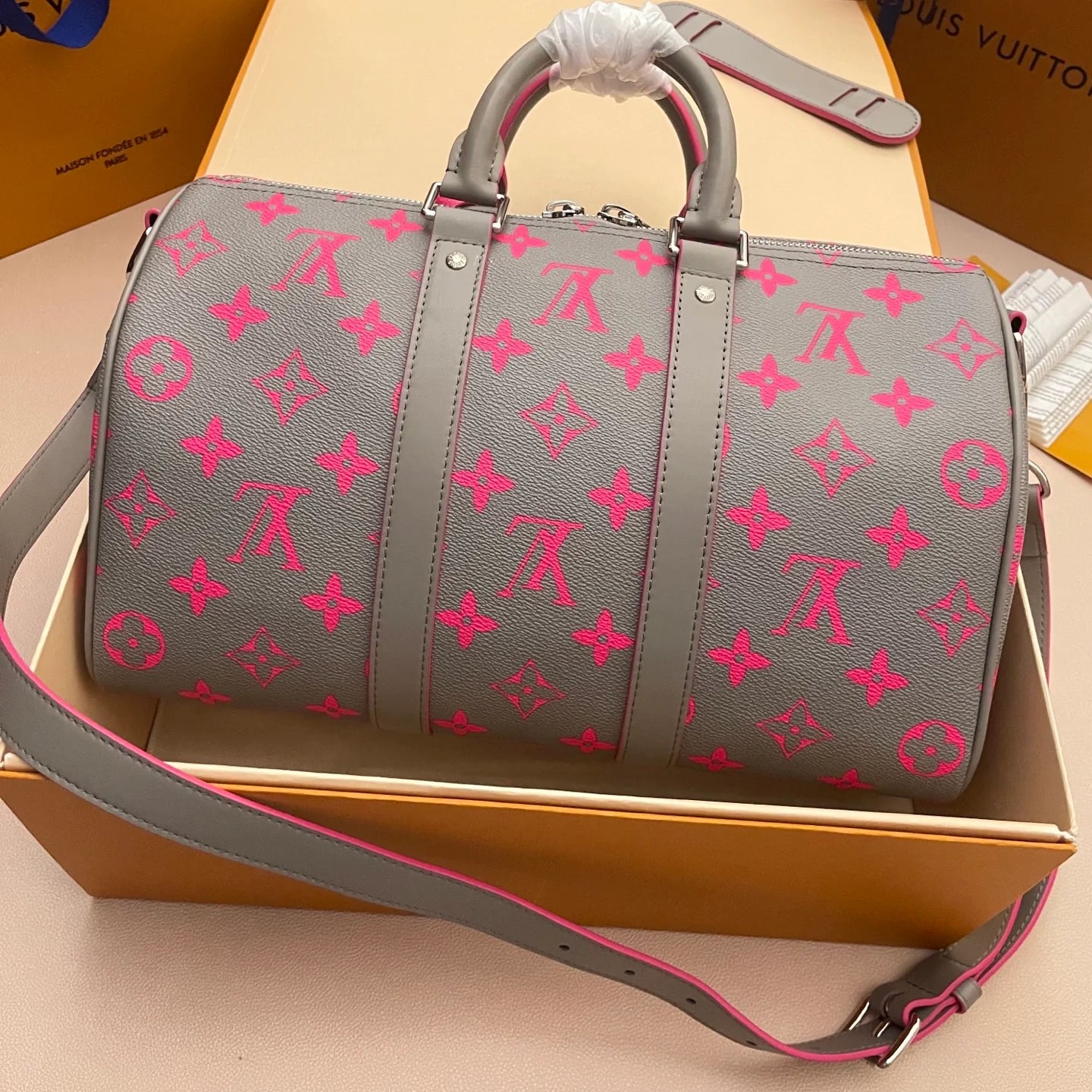 LV BAG M