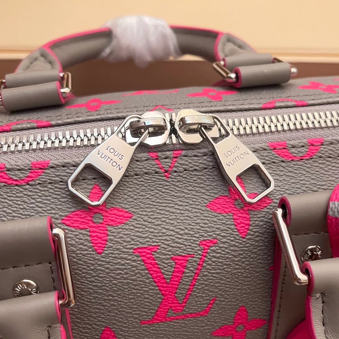 LV BAG M
