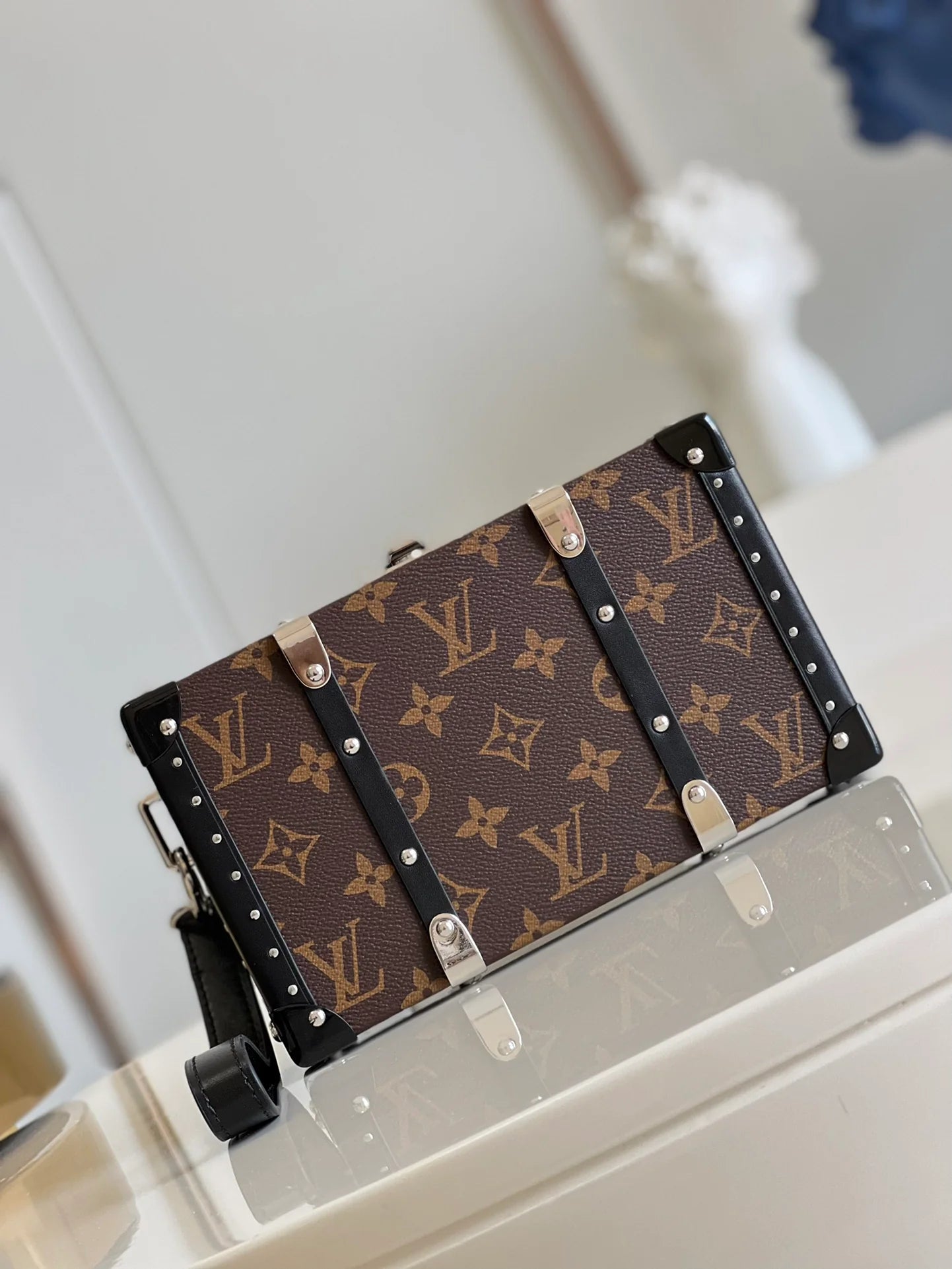 LV BAG M20250