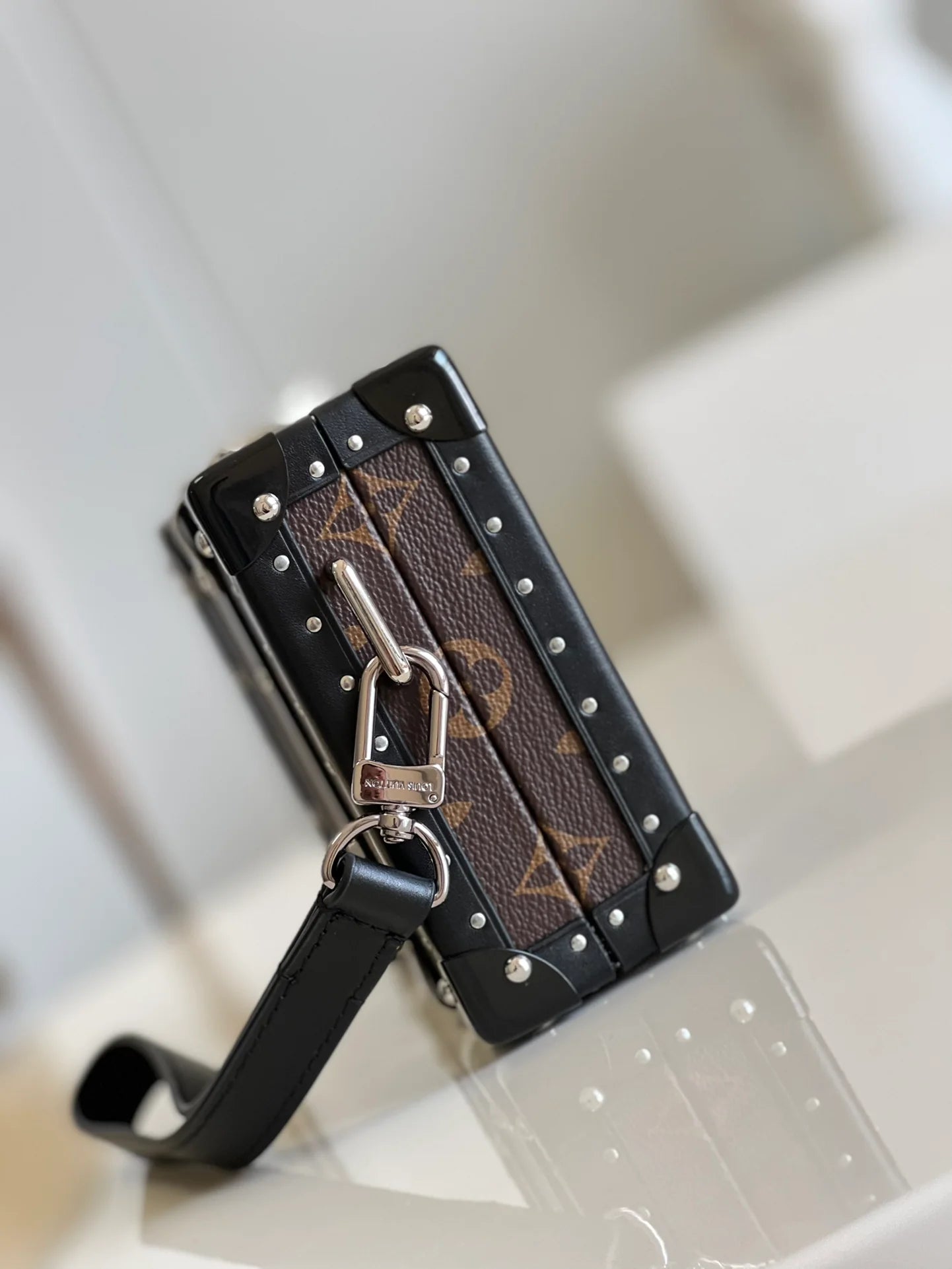 LV BAG M20250