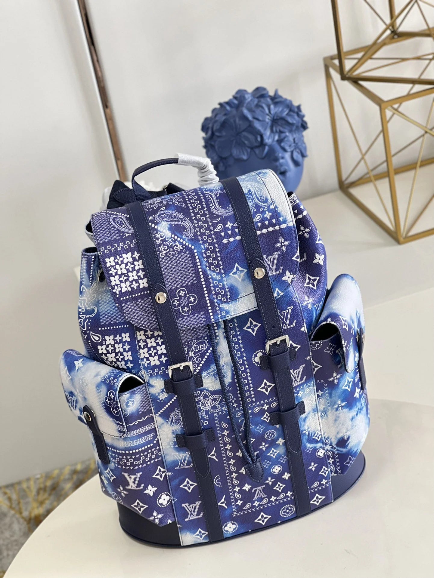 LV BAG M