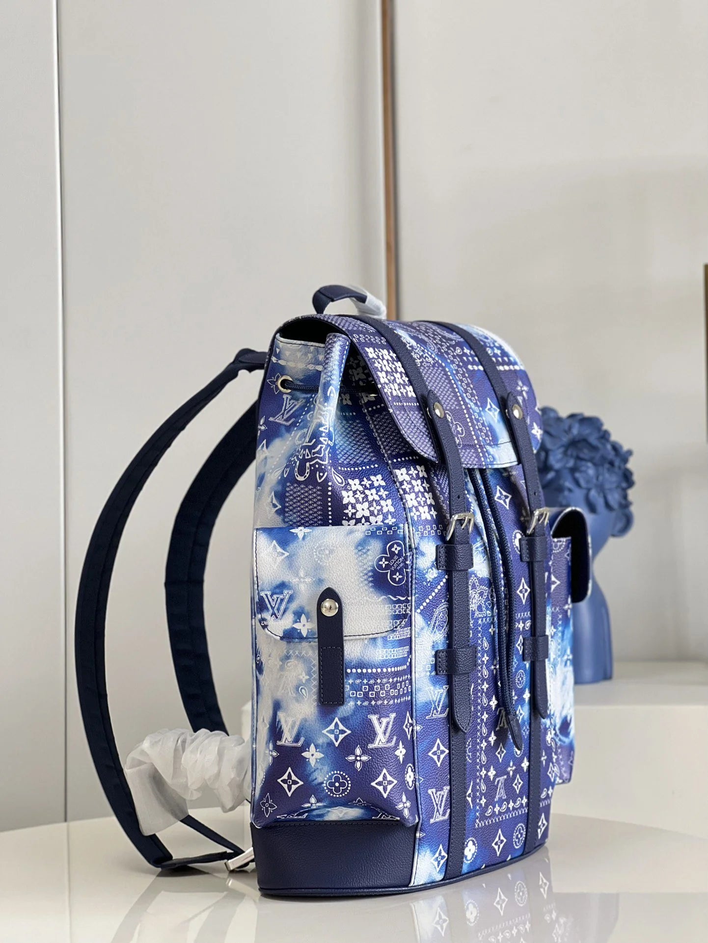 LV BAG M