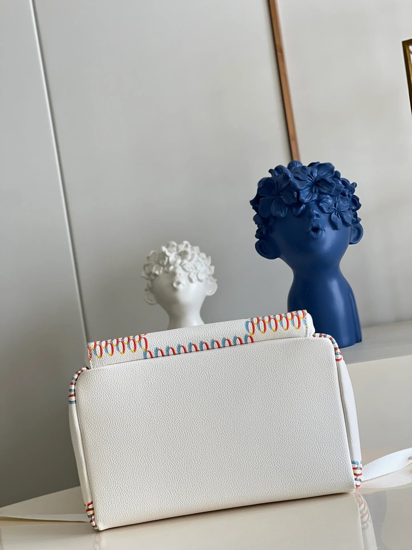 LV BAG M