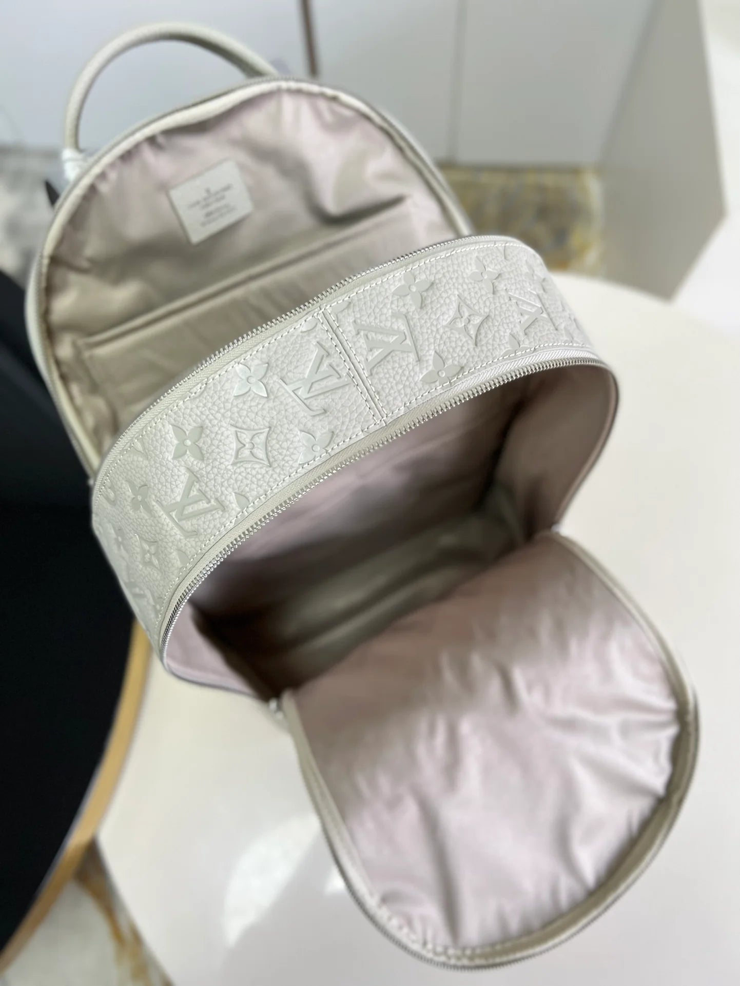 LV BAG M20877