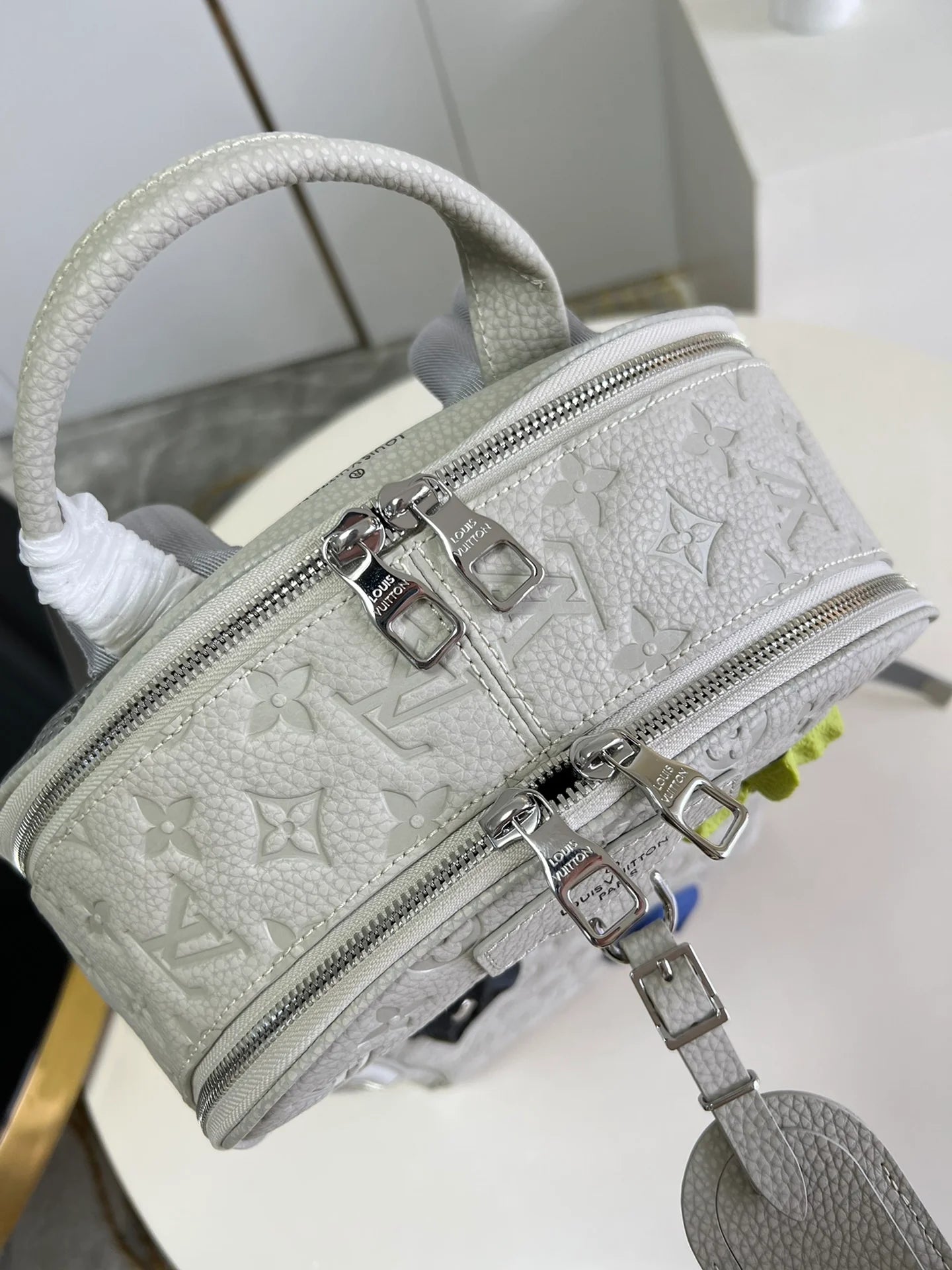 LV BAG M20877