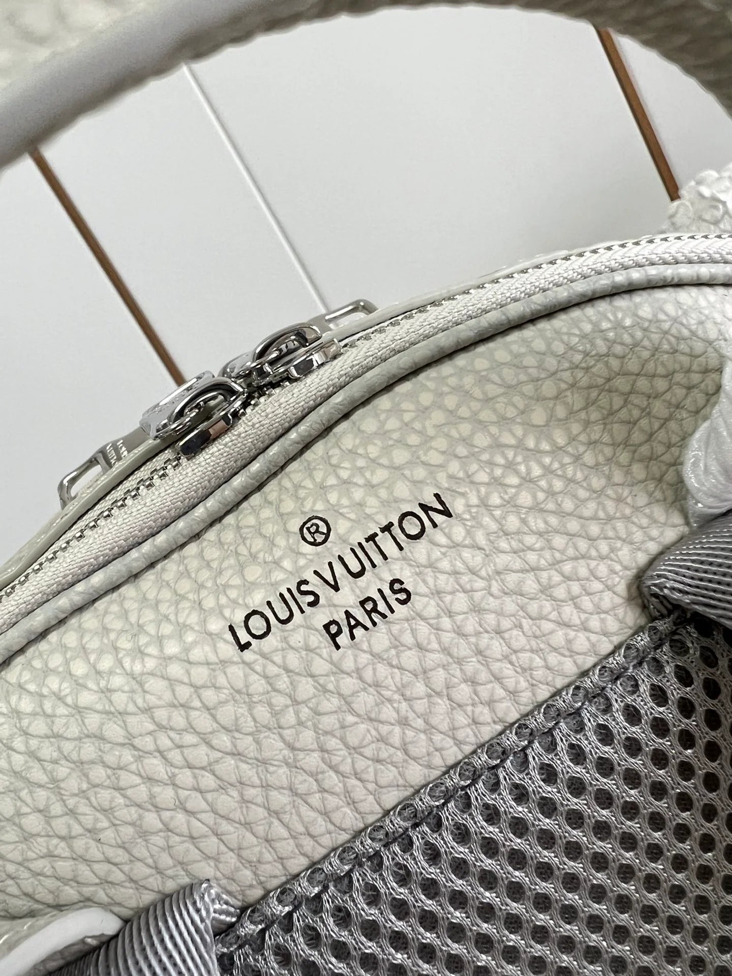 LV BAG M20877