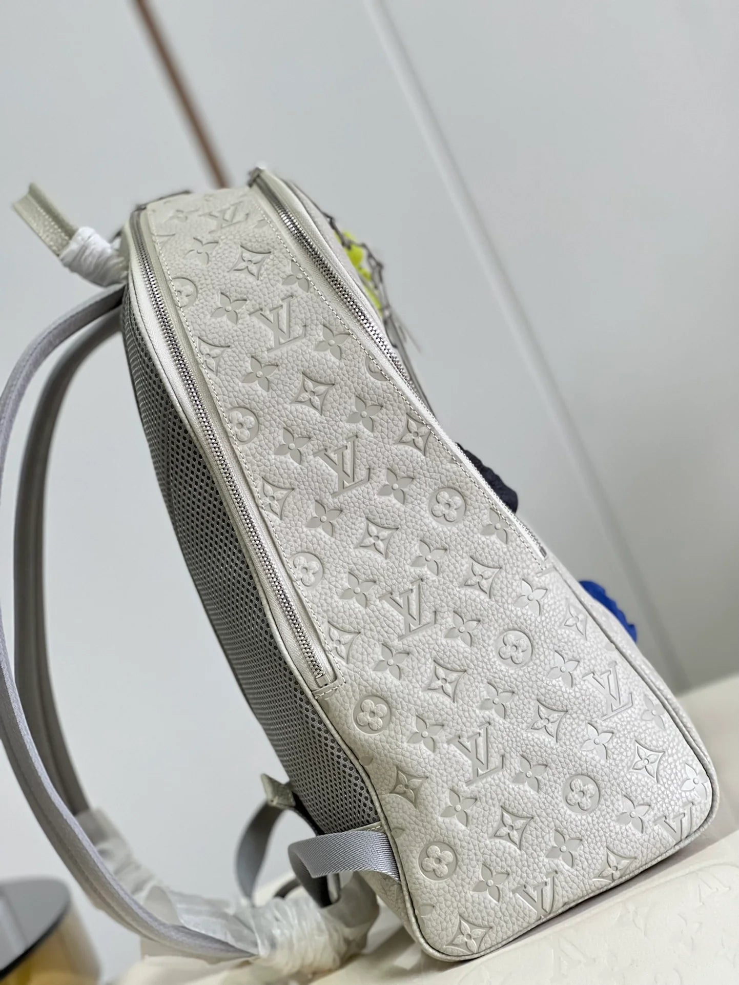 LV BAG M20877