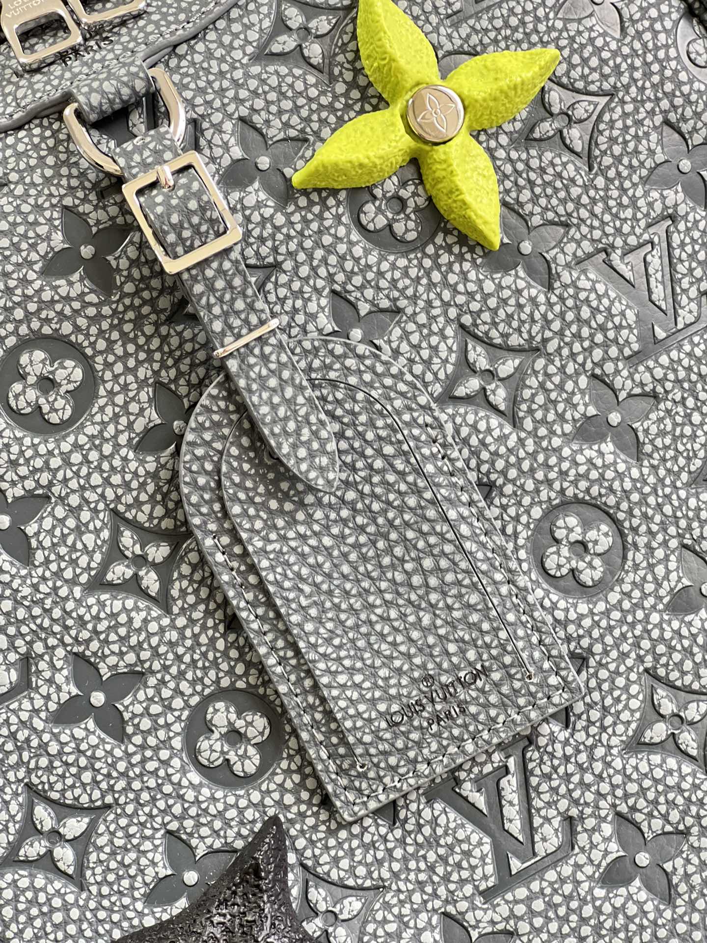 LV BAG M