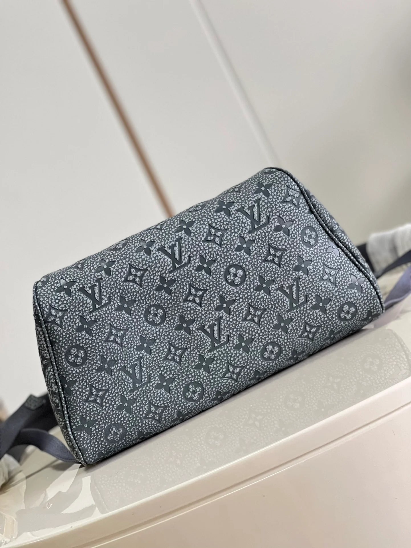 LV BAG M