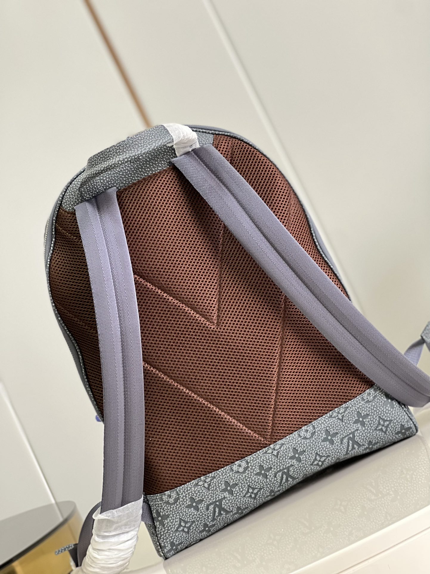 LV BAG M