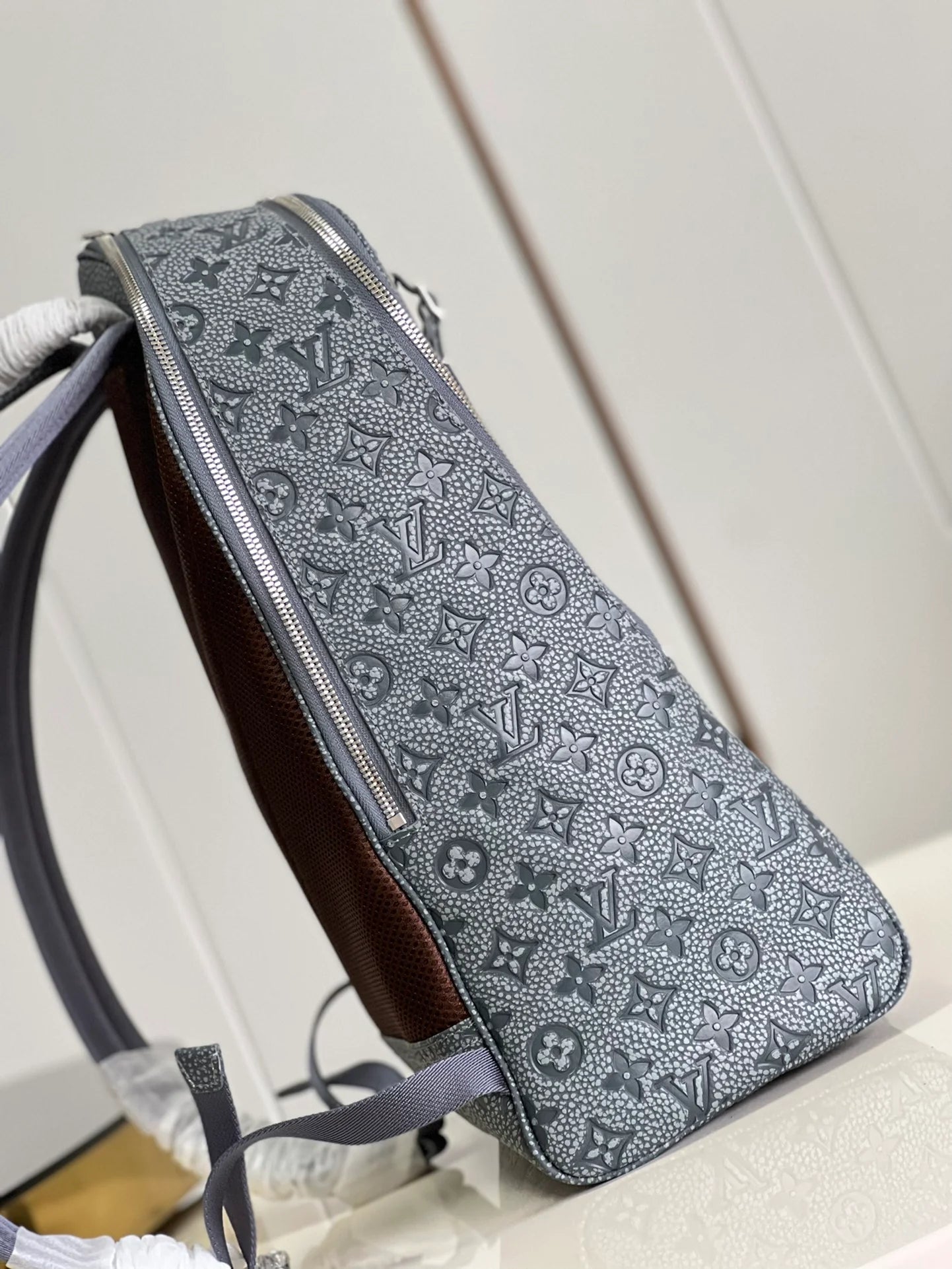 LV BAG M