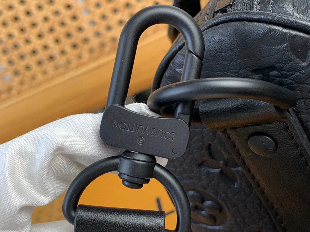 LV BAG M20900
