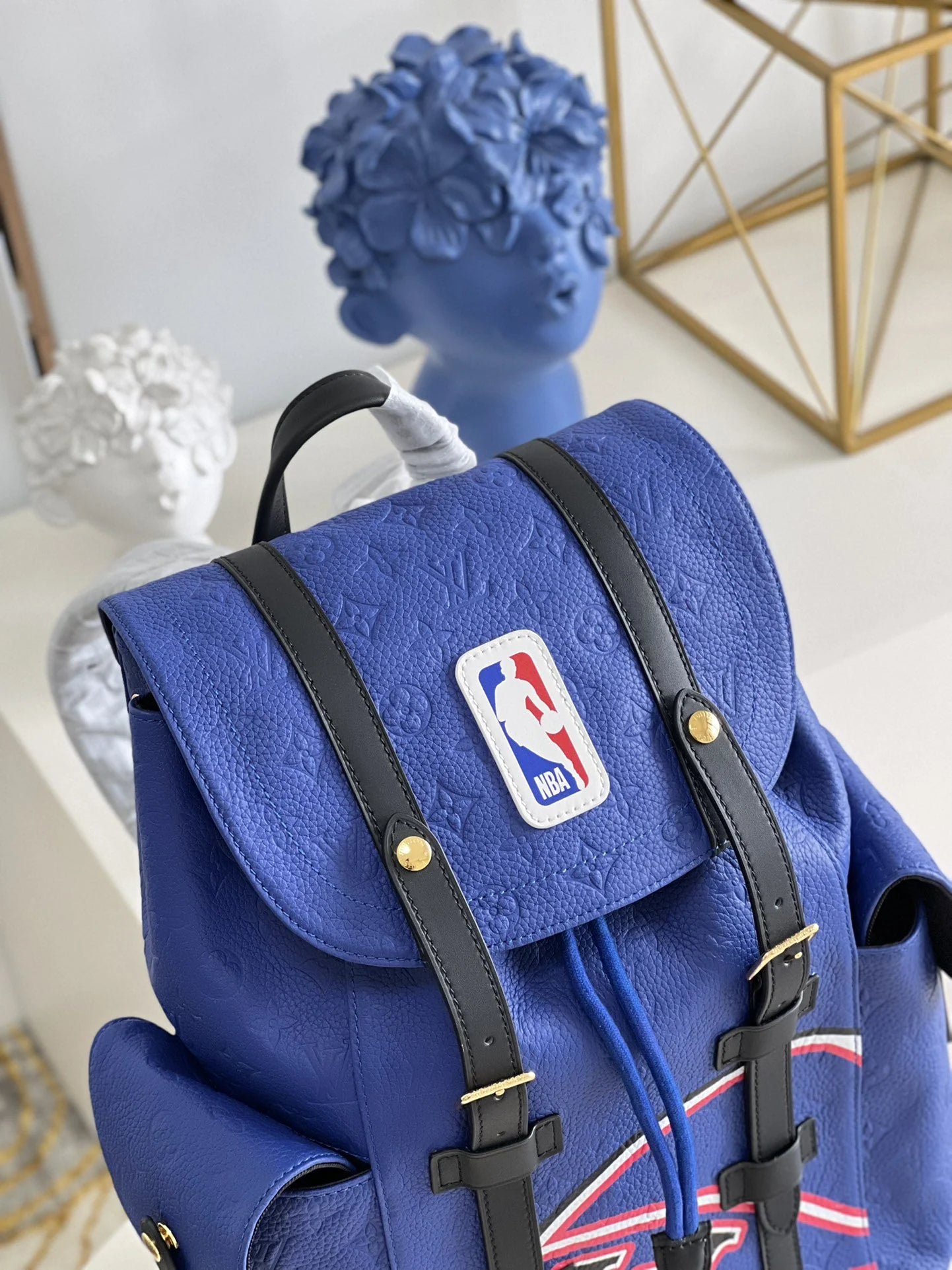 LV BAG M