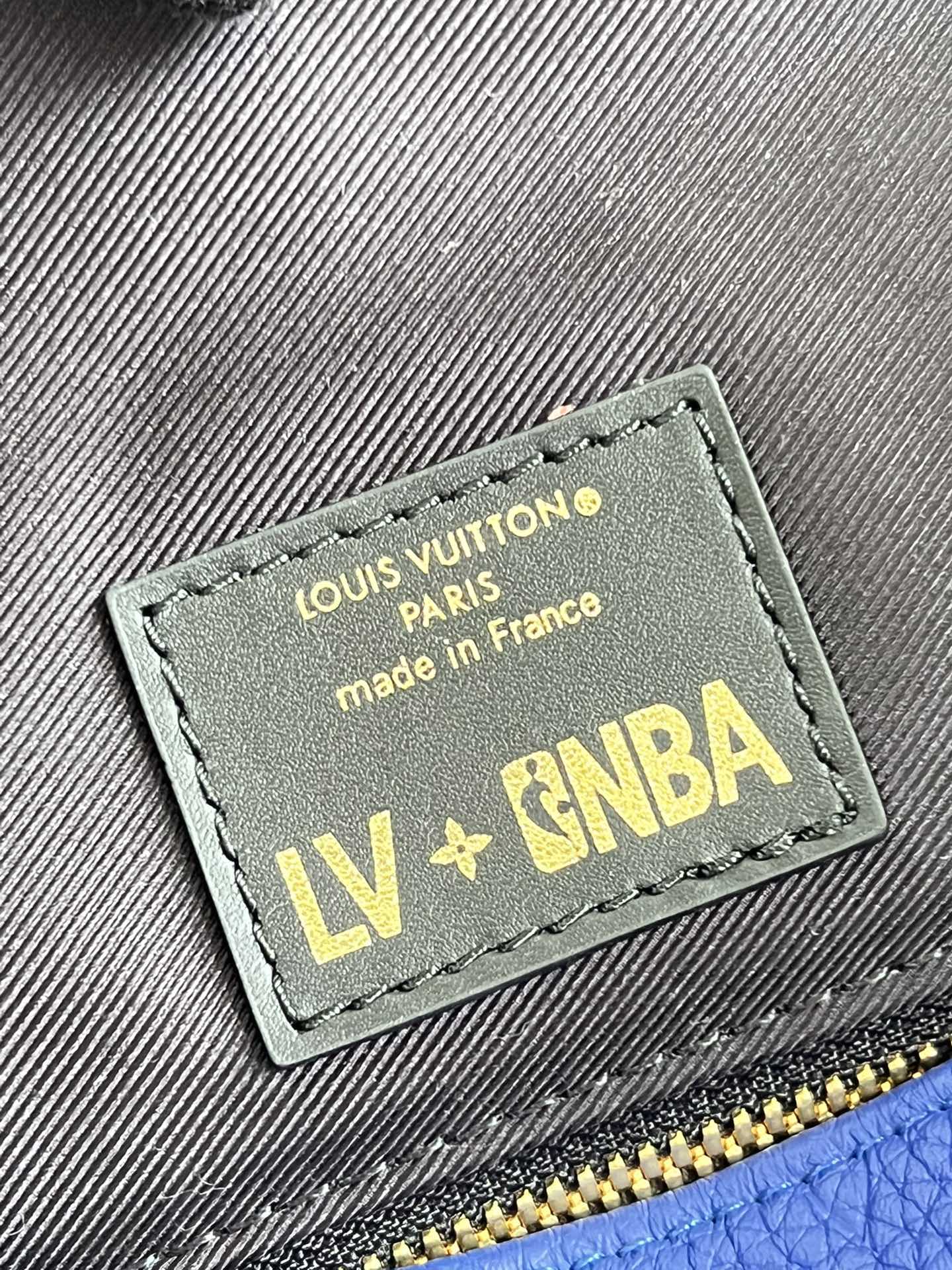 LV BAG M
