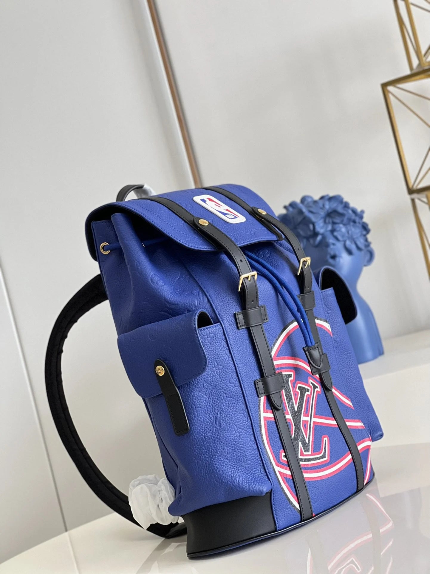 LV BAG M
