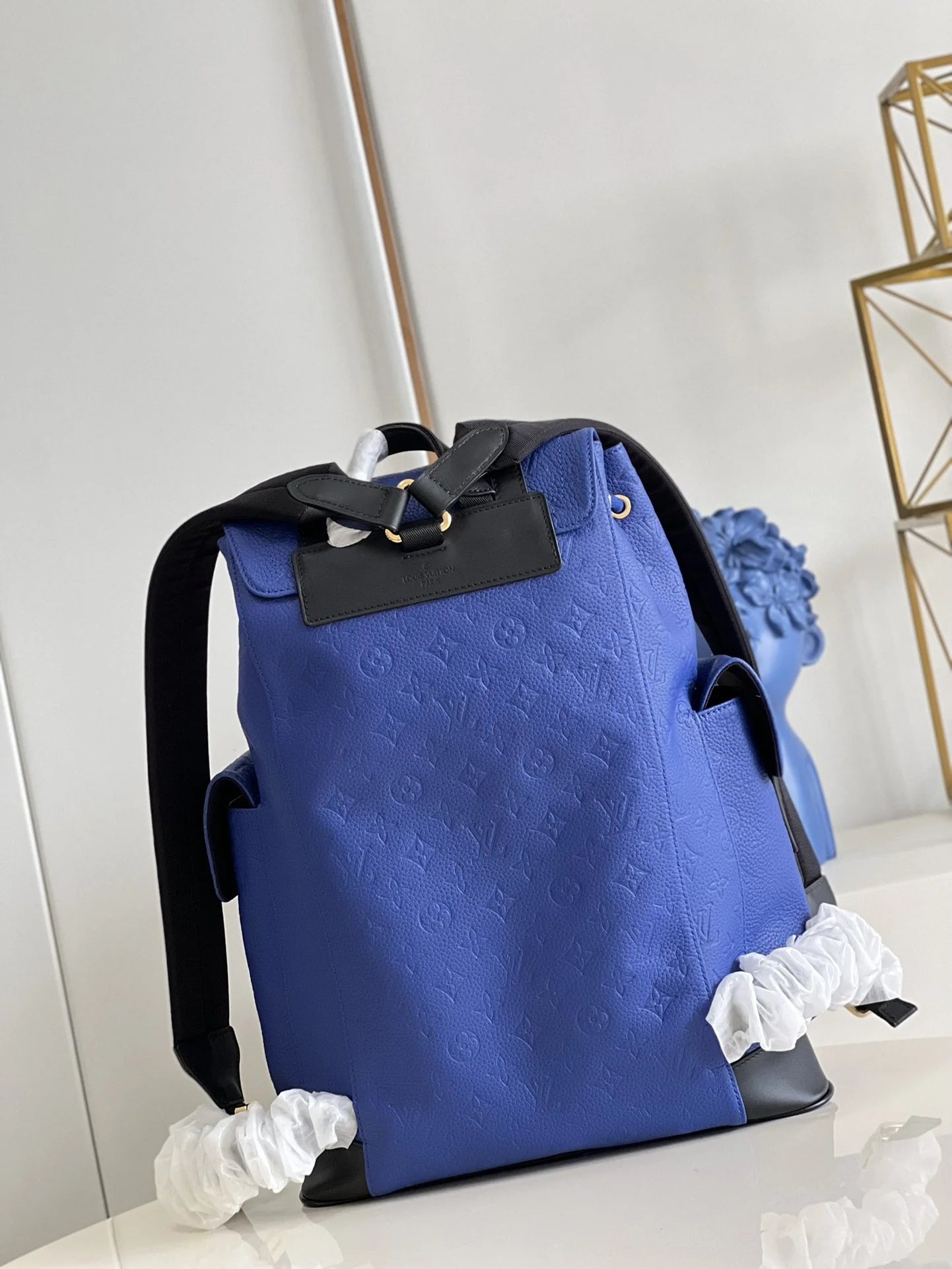 LV BAG M