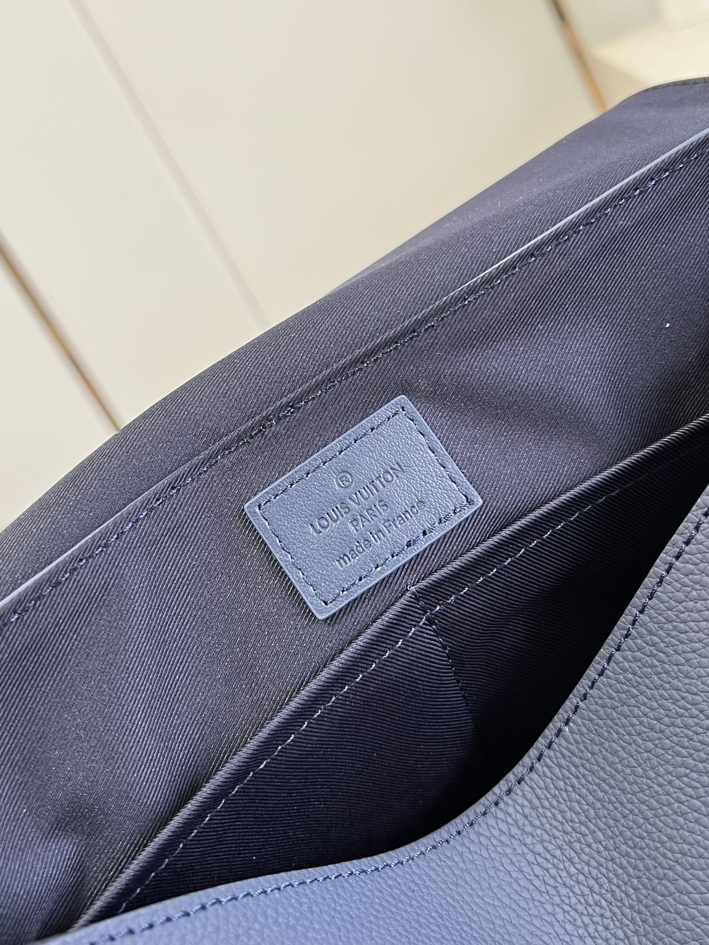 LV BAG M