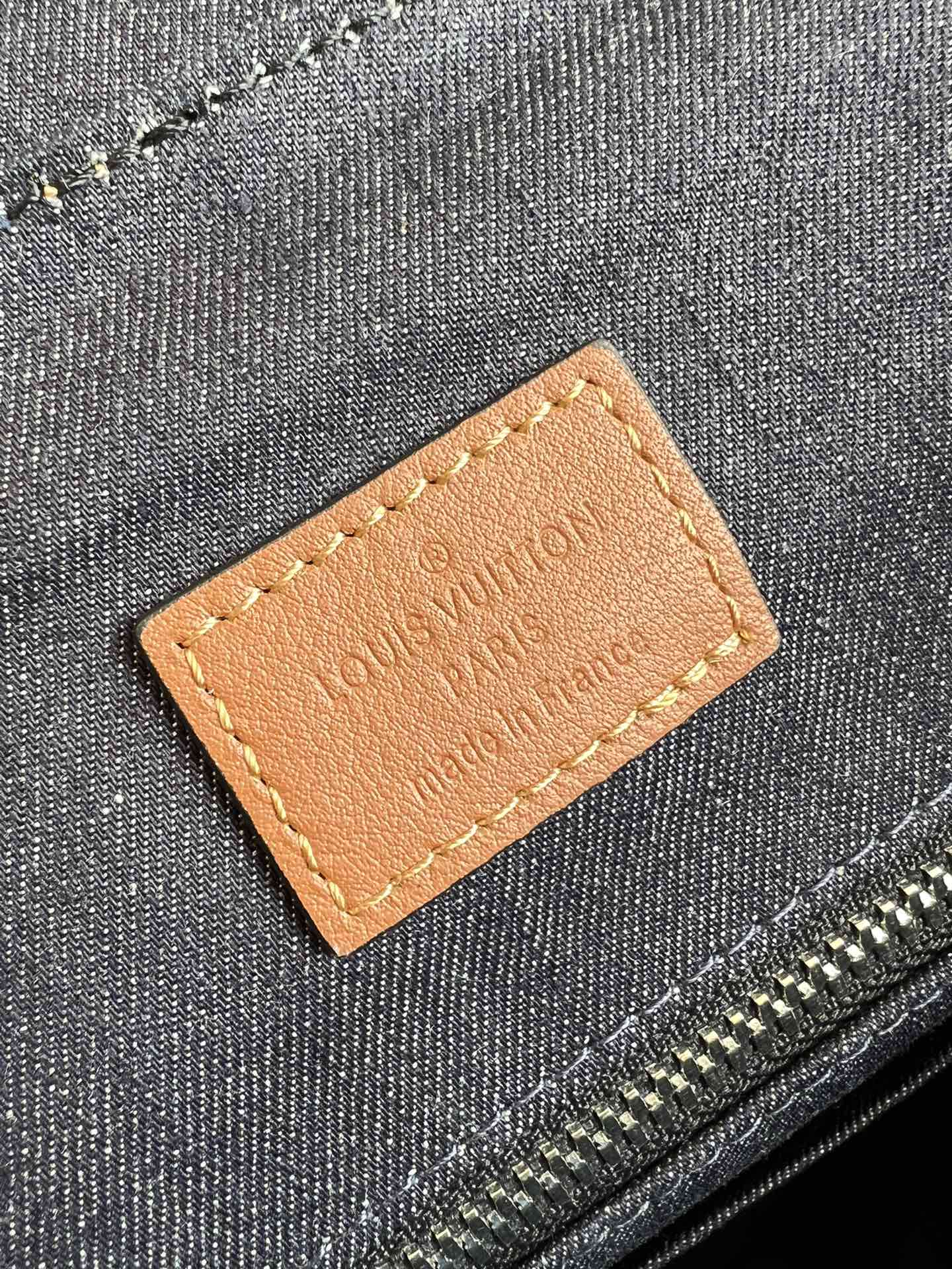 LV BAG M