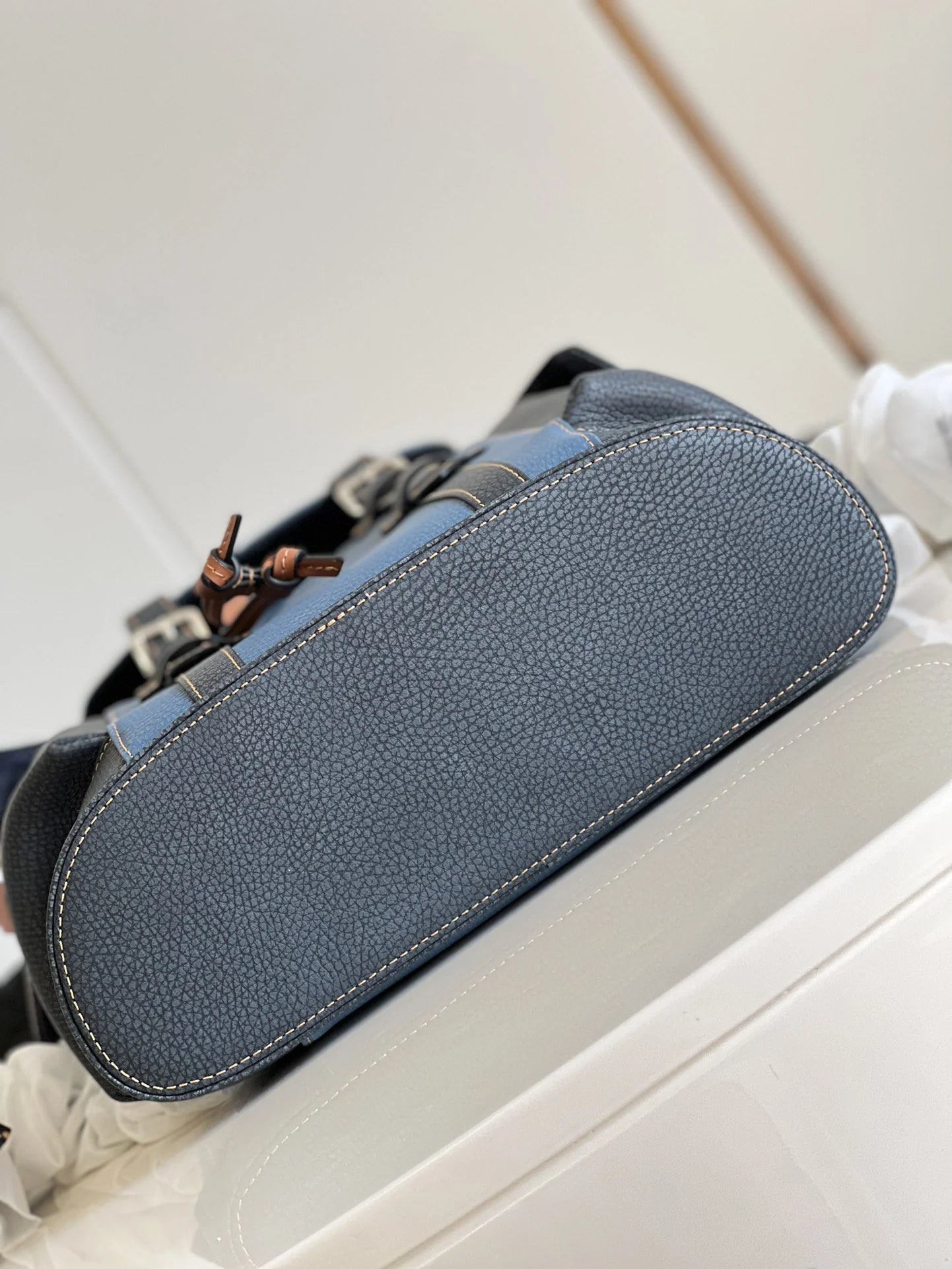 LV BAG M