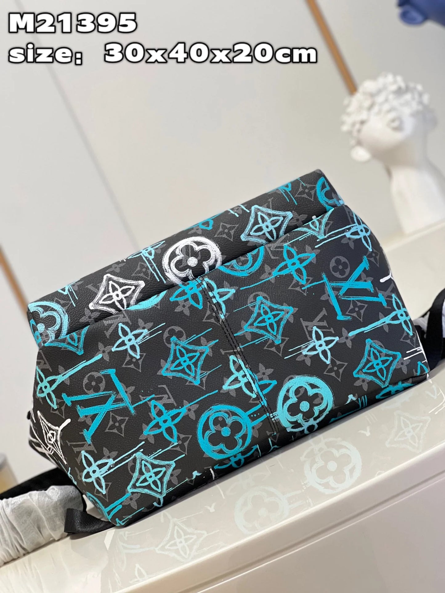 LV BAG M