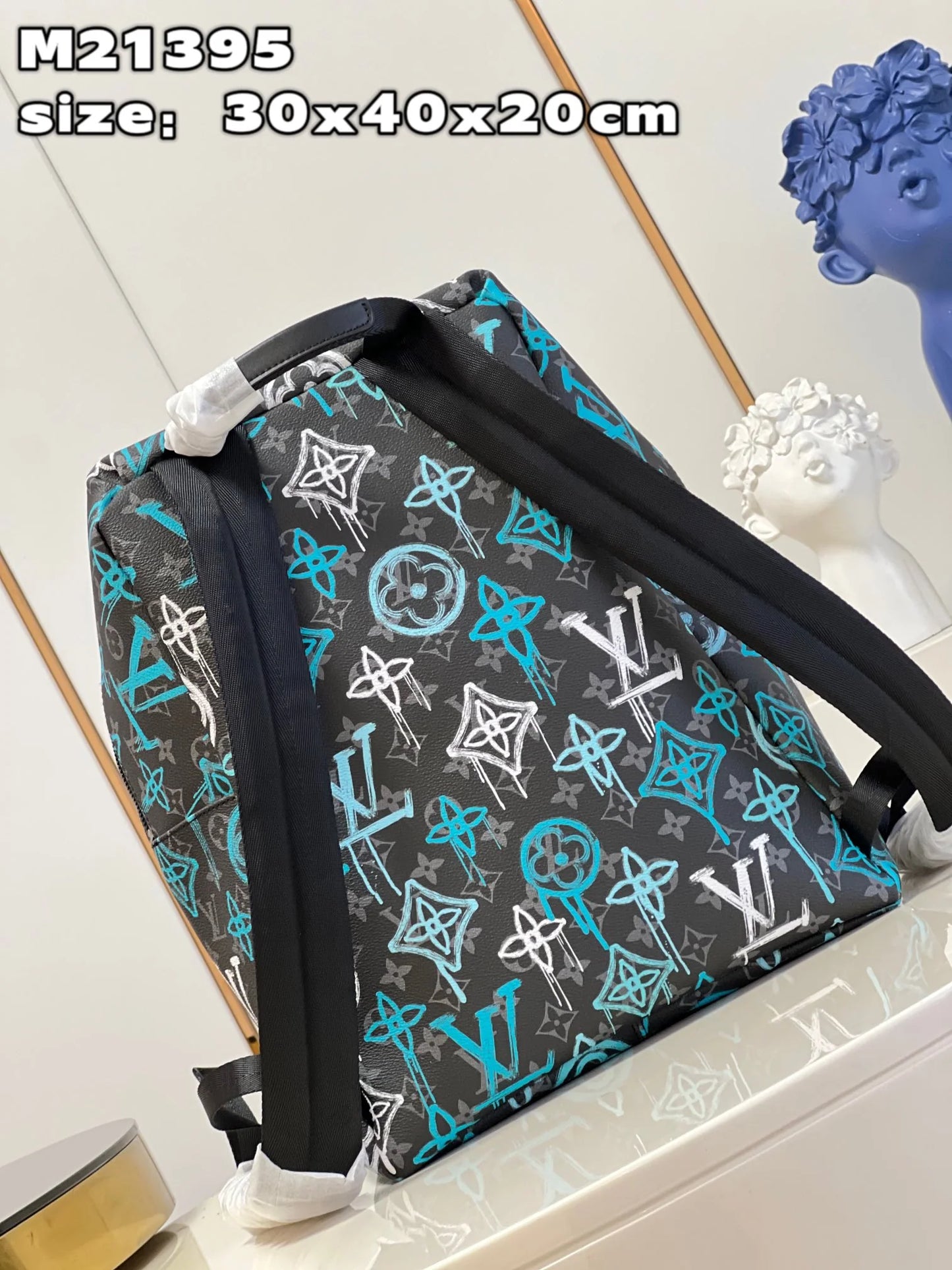LV BAG M