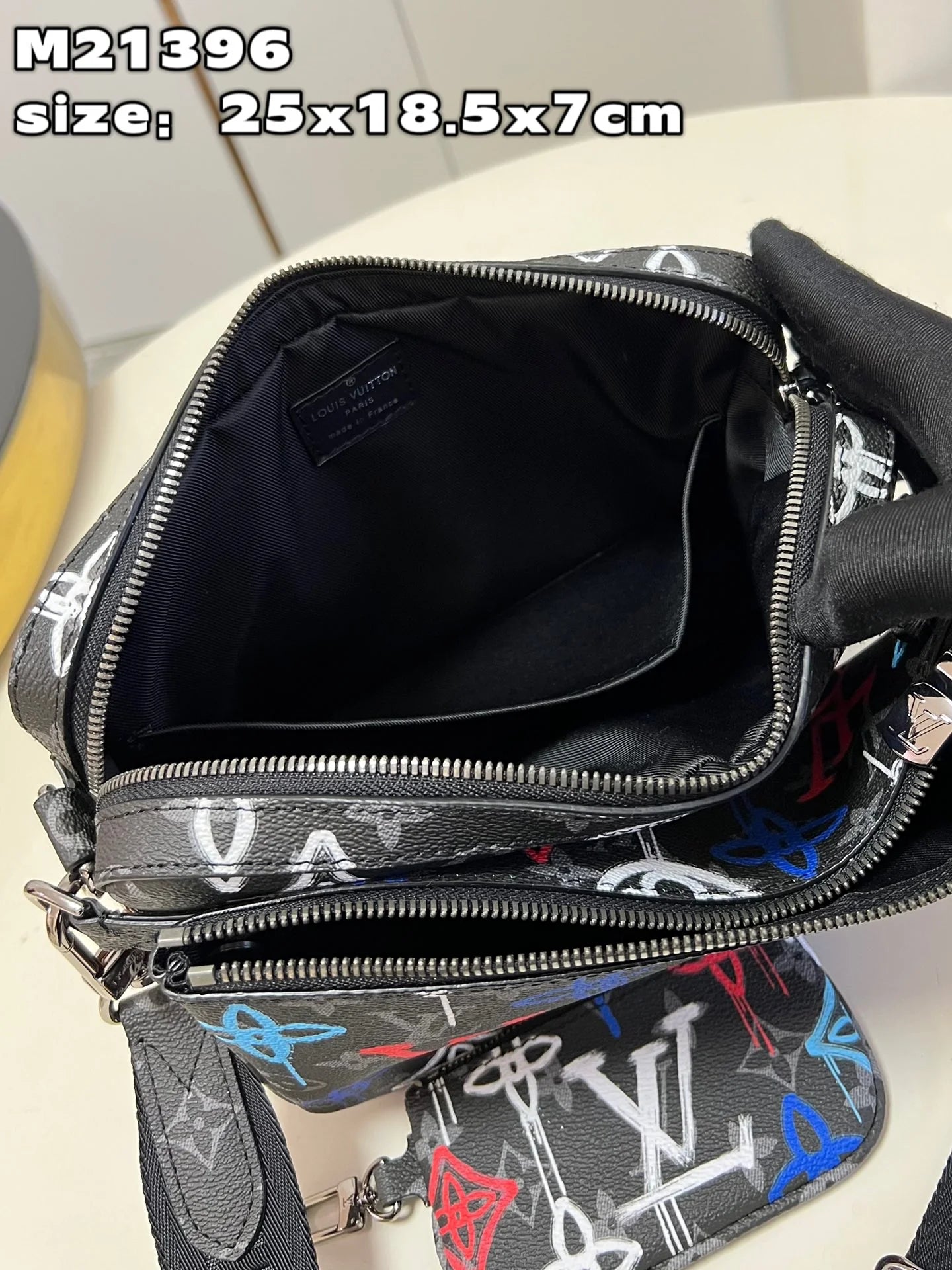 LV BAG M