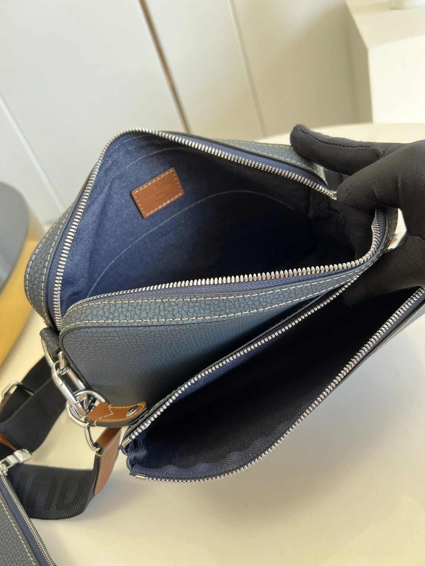 LV BAG M