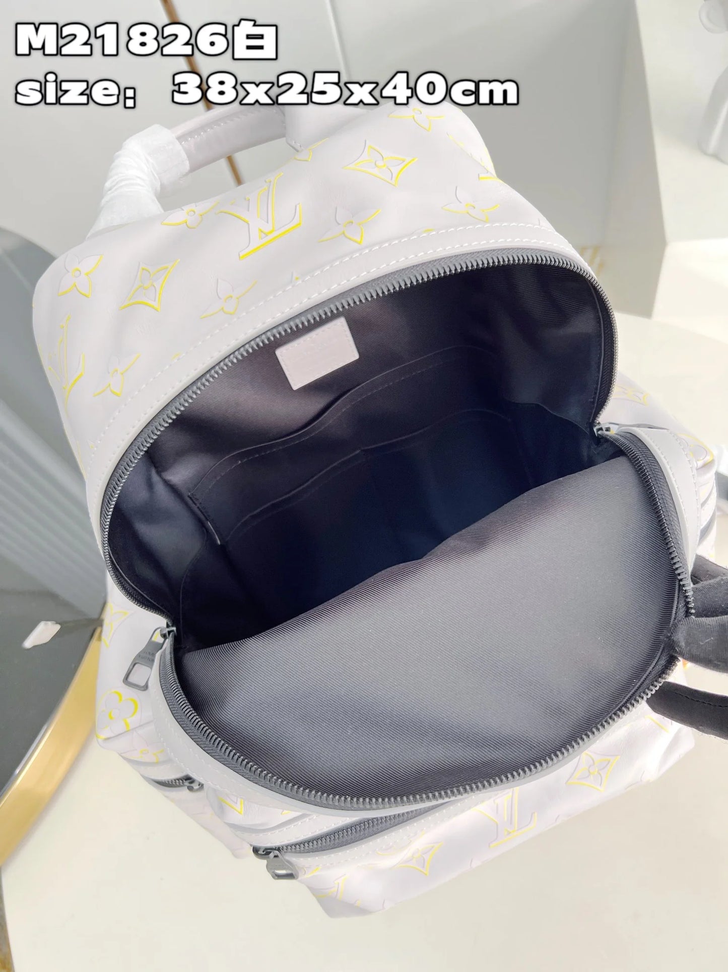 LV BAG M