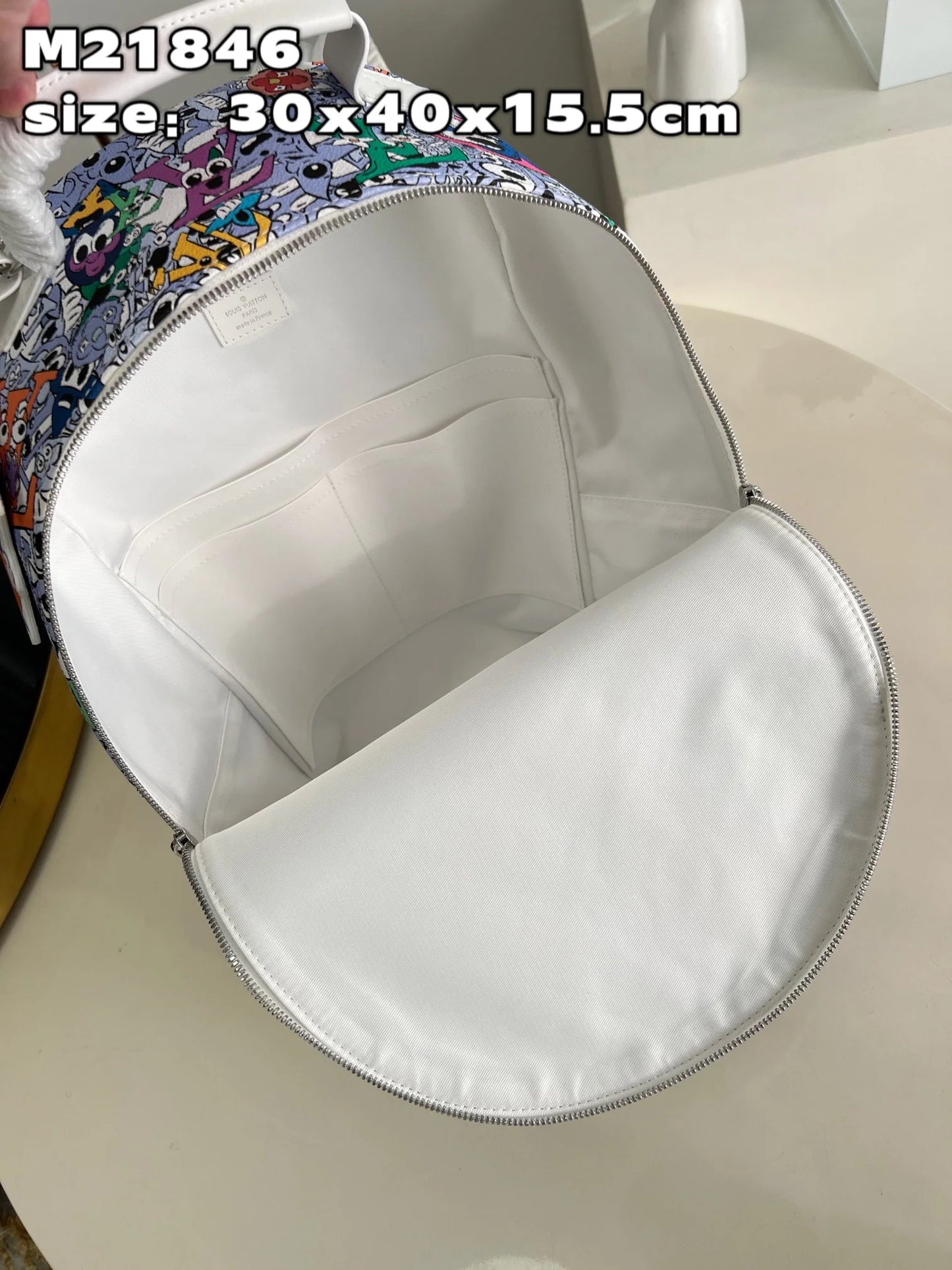 LV BAG M