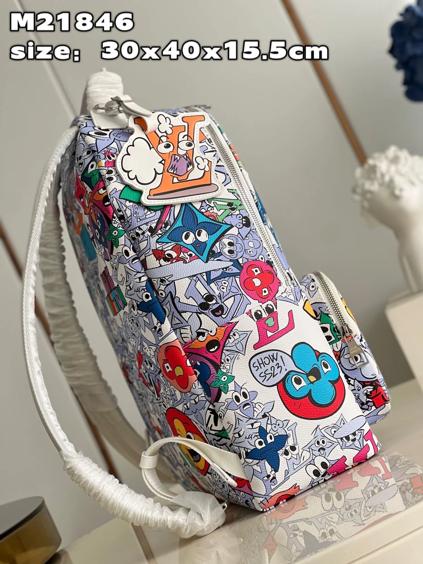 LV BAG M