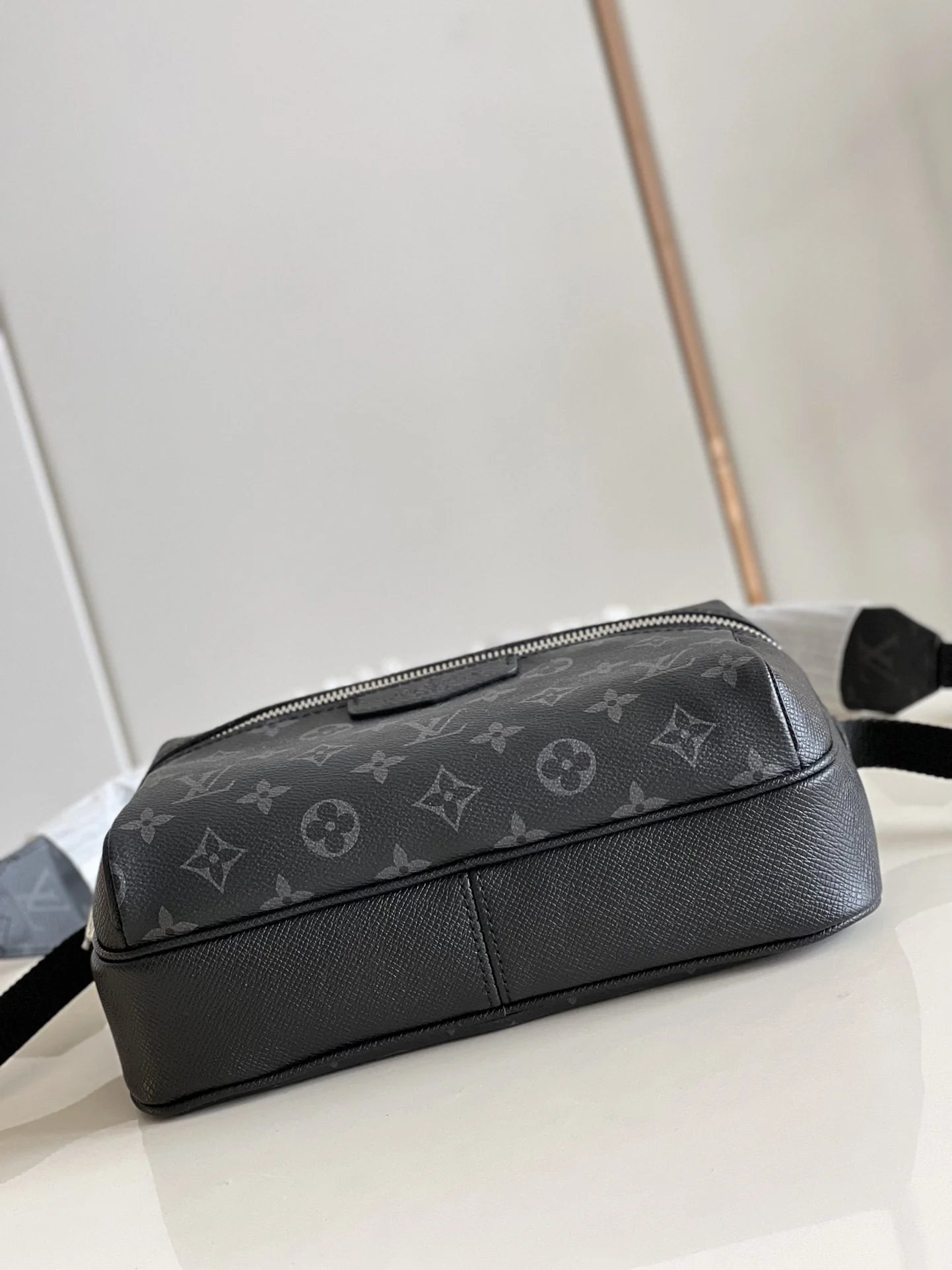 LV BAG M30233