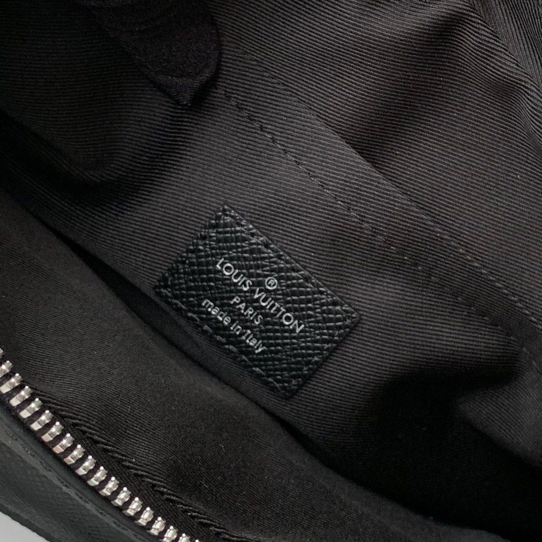 LV BAG M