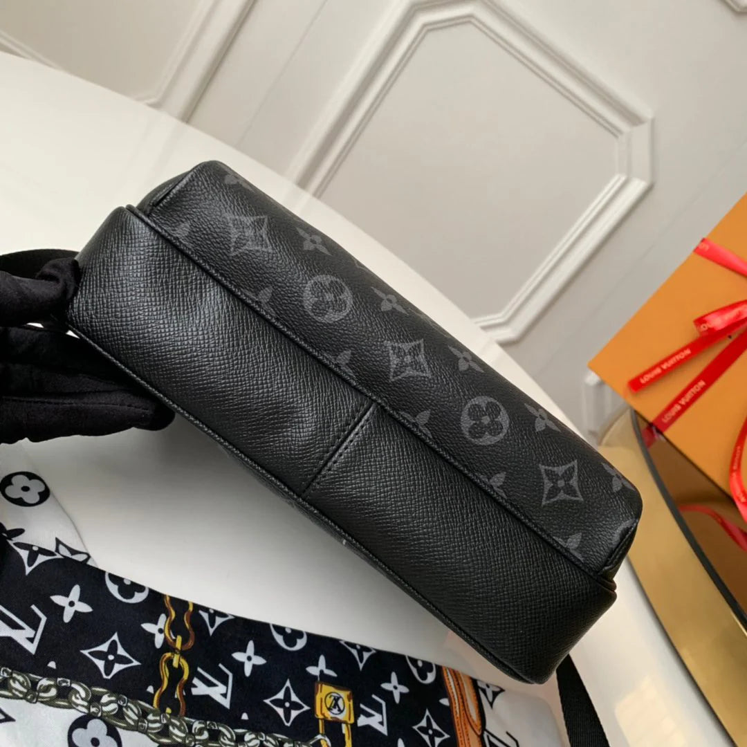 LV BAG M