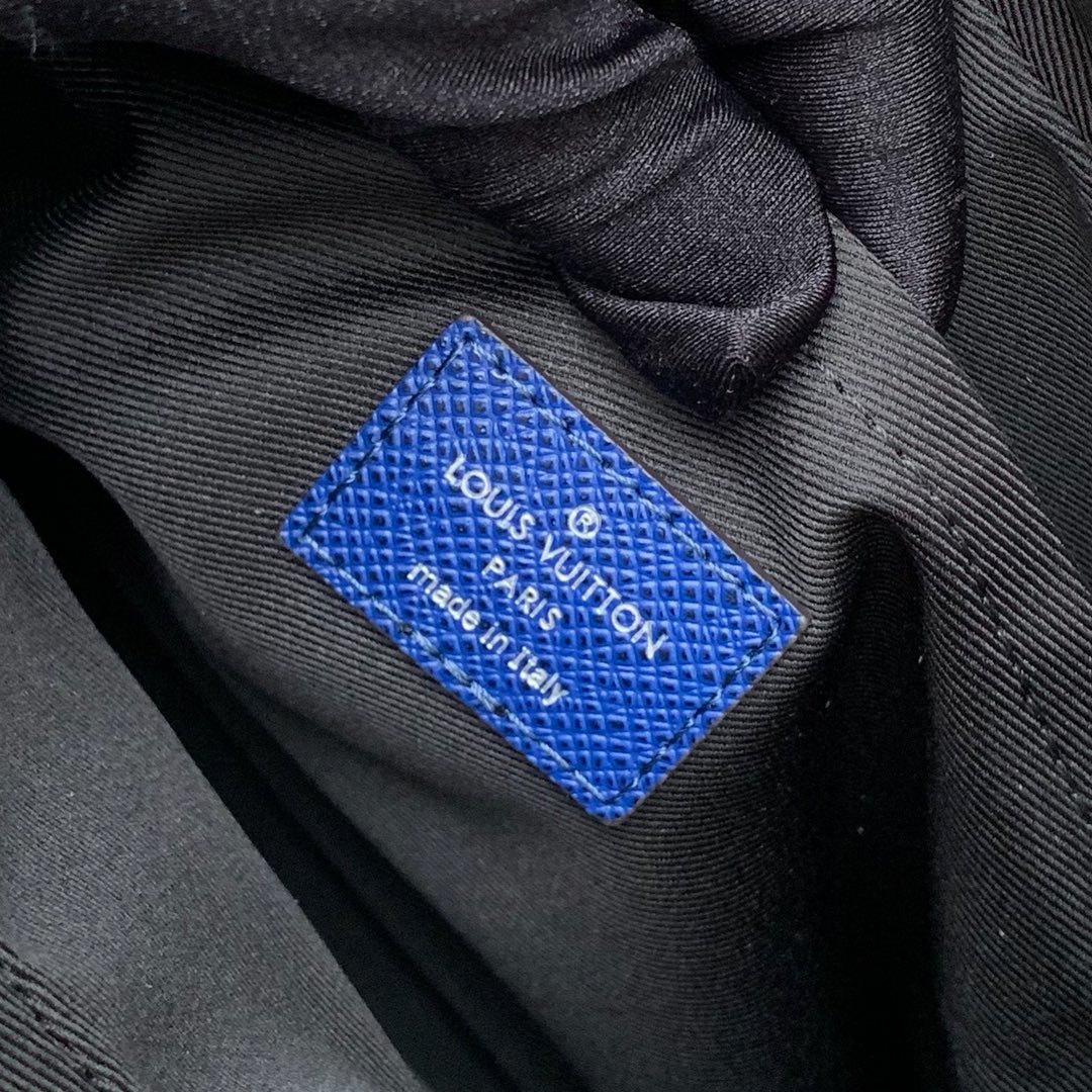 LV BAG M
