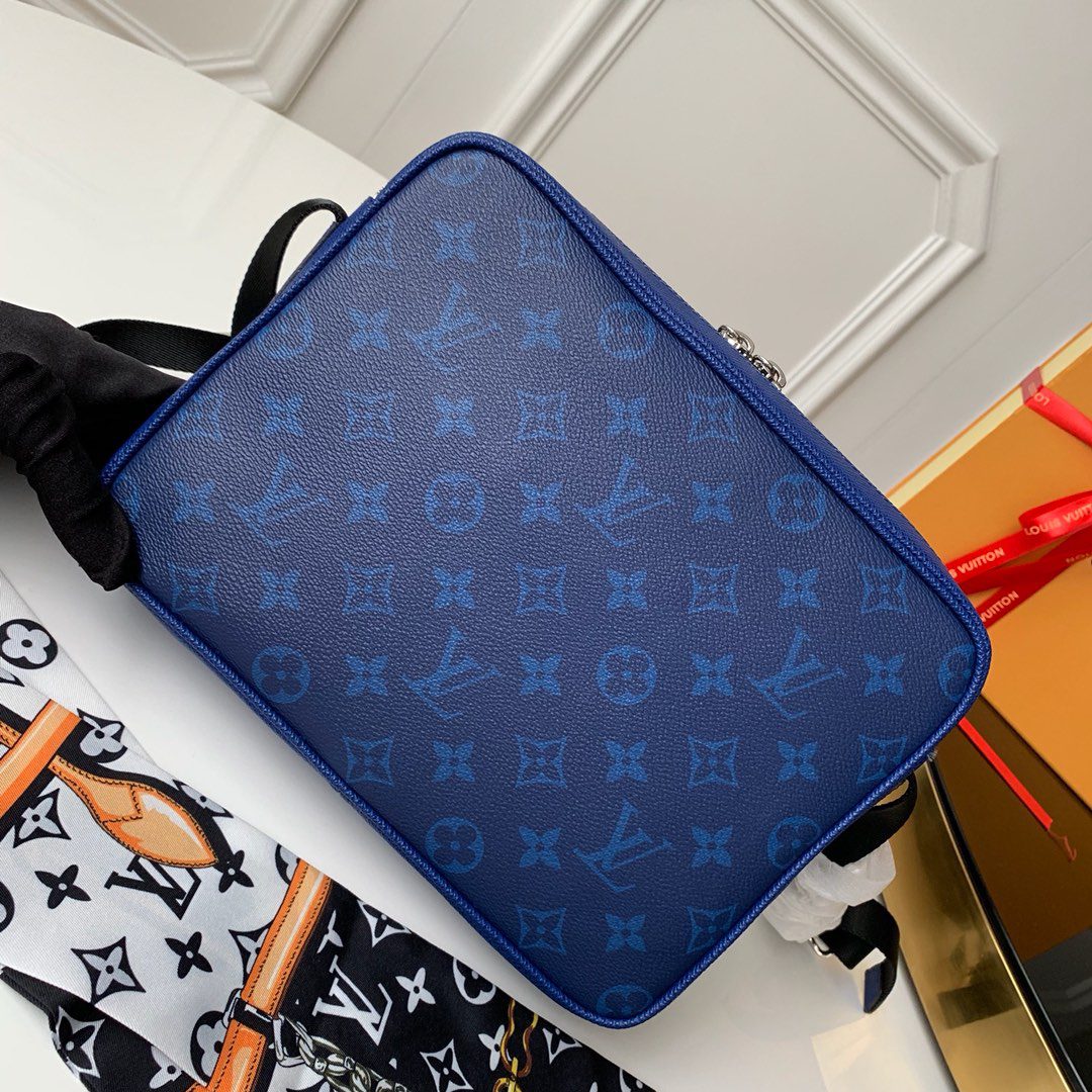 LV BAG M
