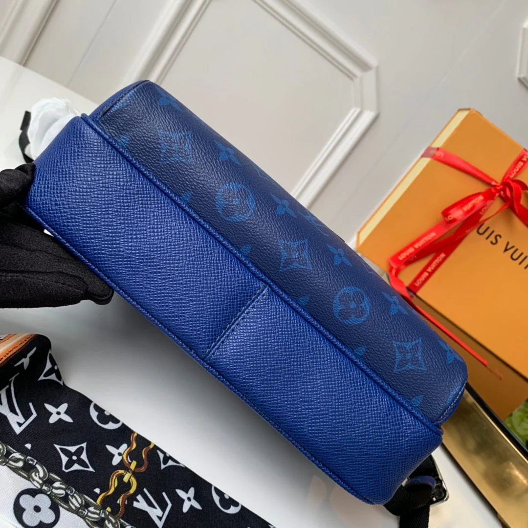 LV BAG M